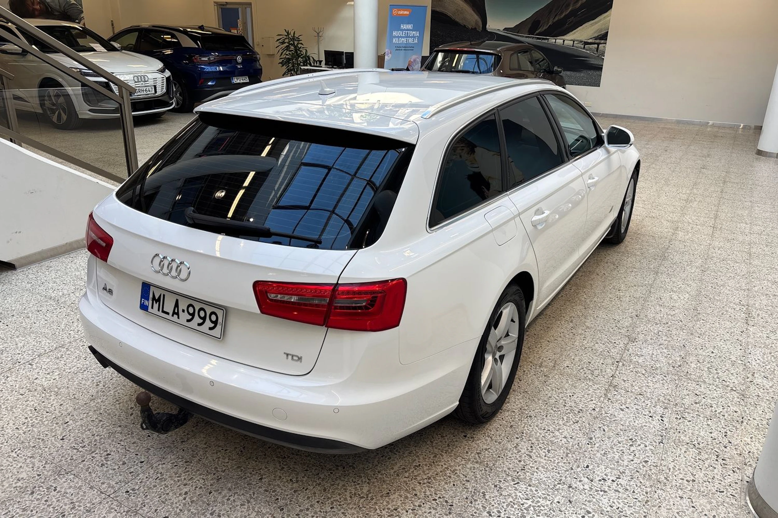 Valkoinen Audi A6 2013 kuva 33.
