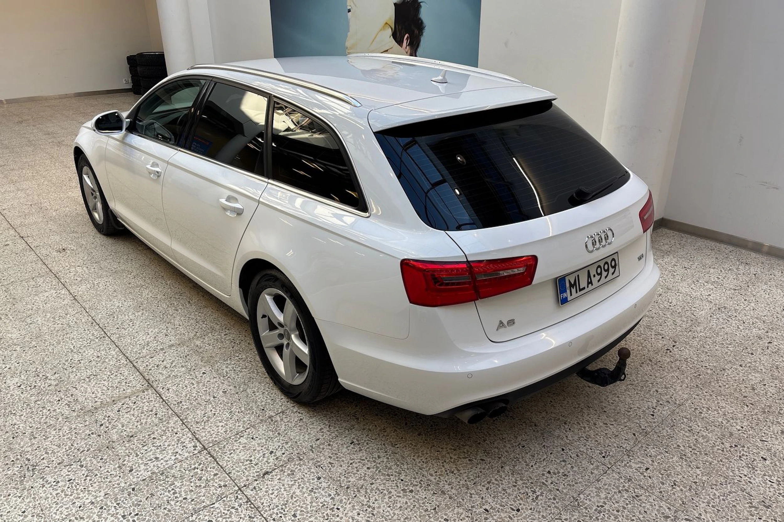 Valkoinen Audi A6 2013 kuva 35.