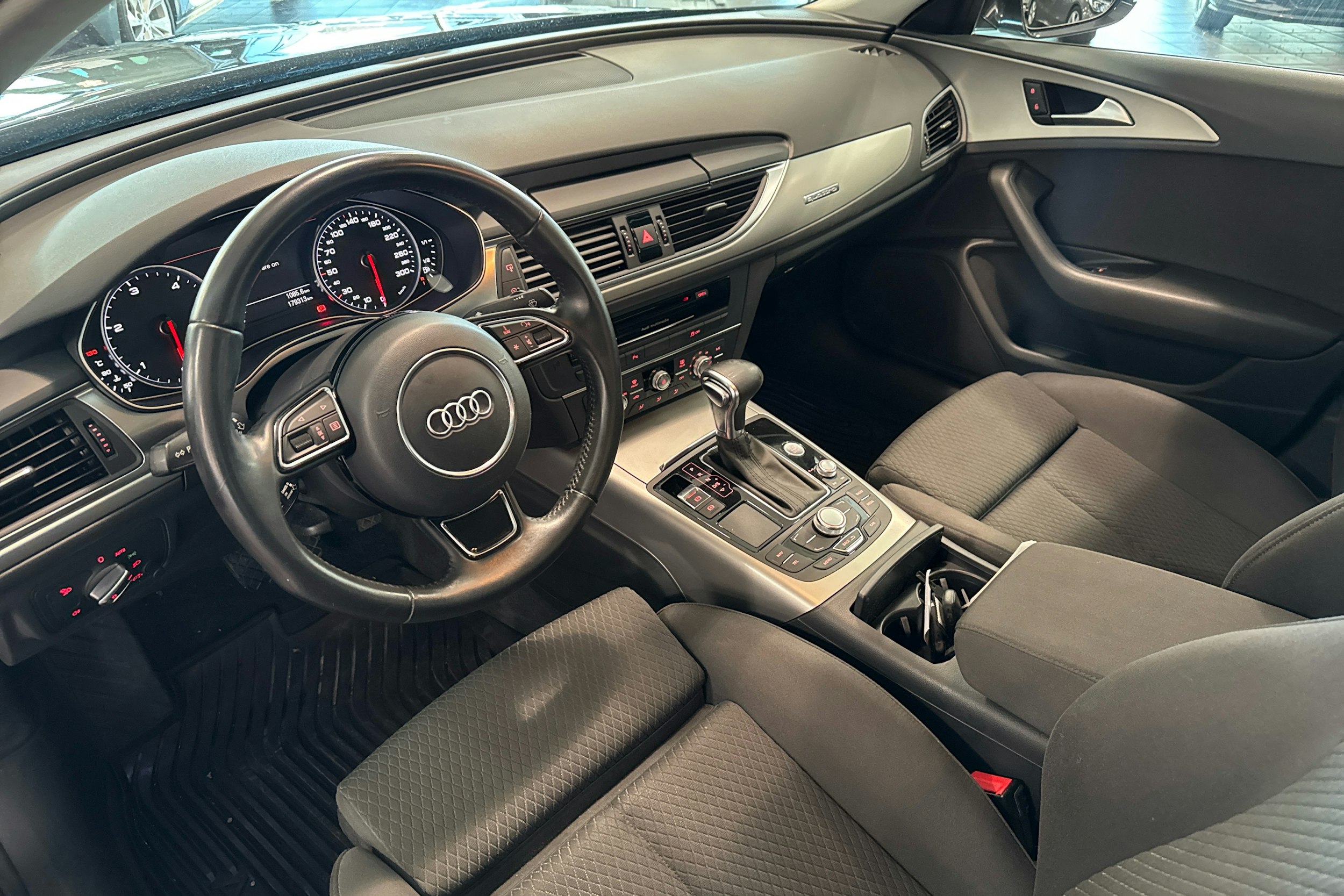 harmaa Audi A6 2014 kuva 6.