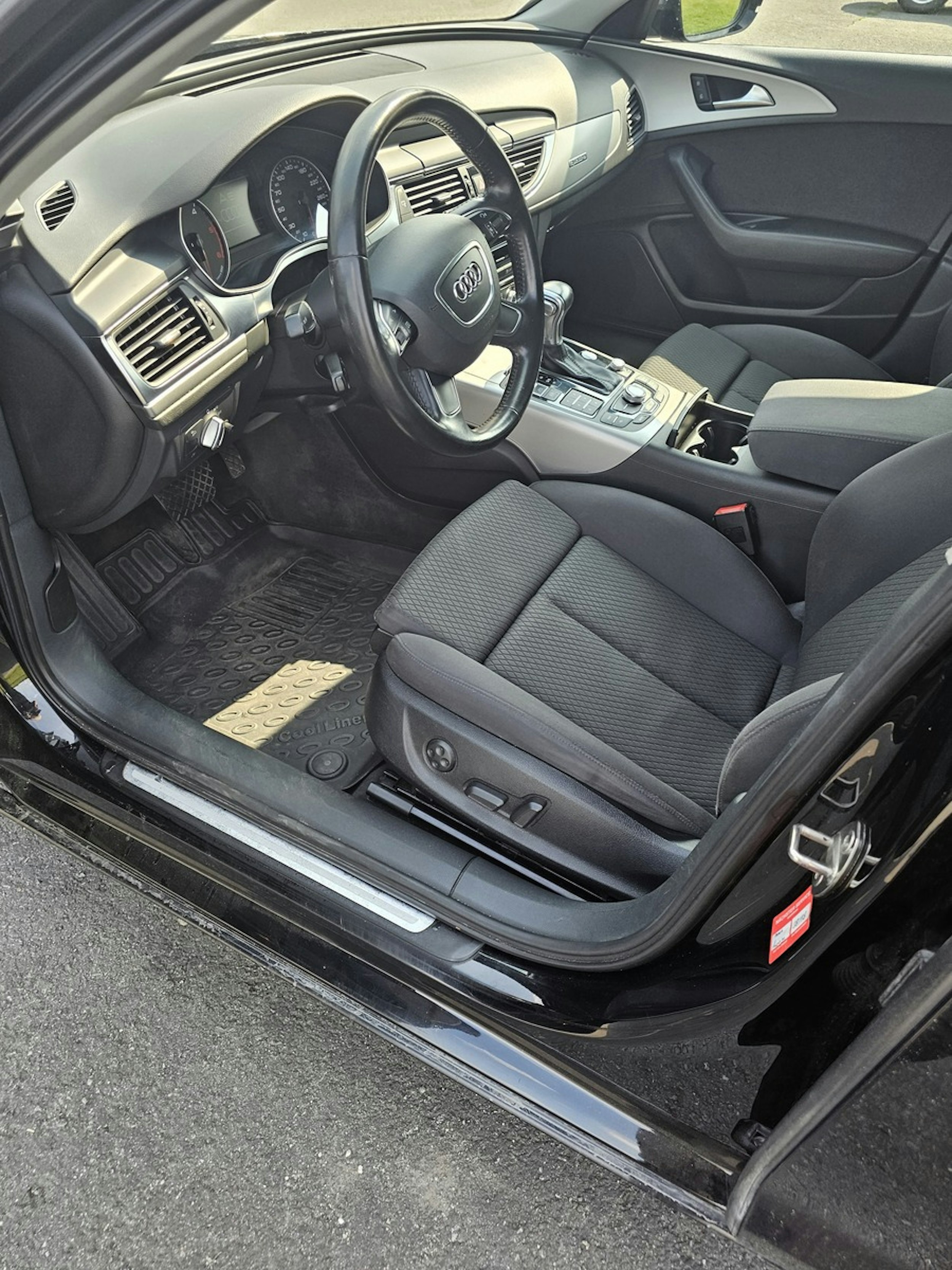 musta Audi A6 2013 kuva 12.