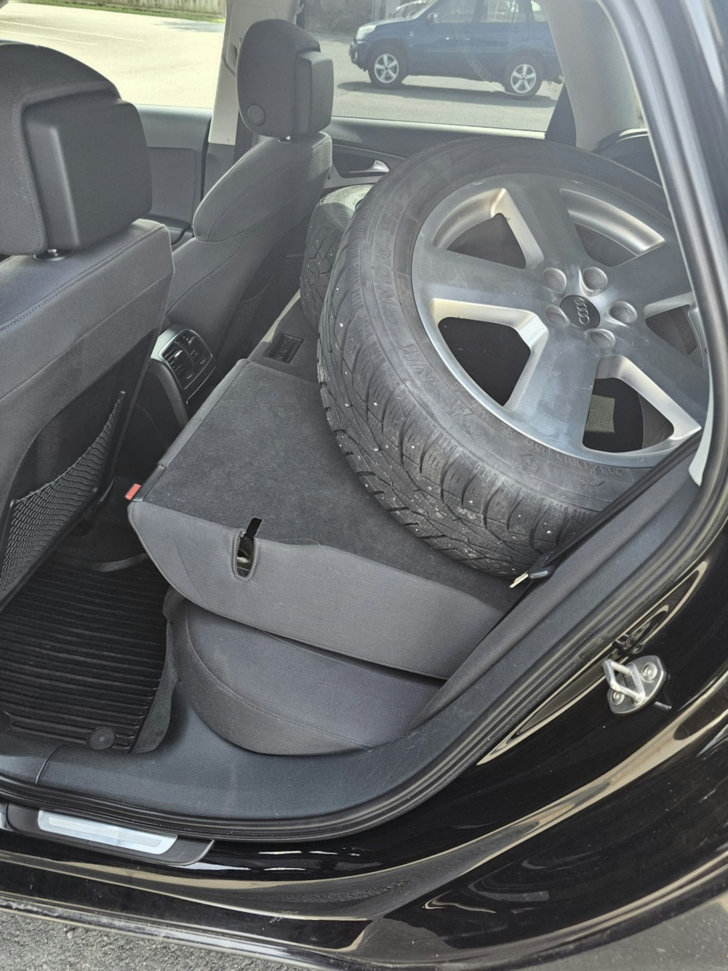 musta Audi A6 2013 kuva 14.