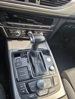 musta Audi A6 2013 kuva 17.