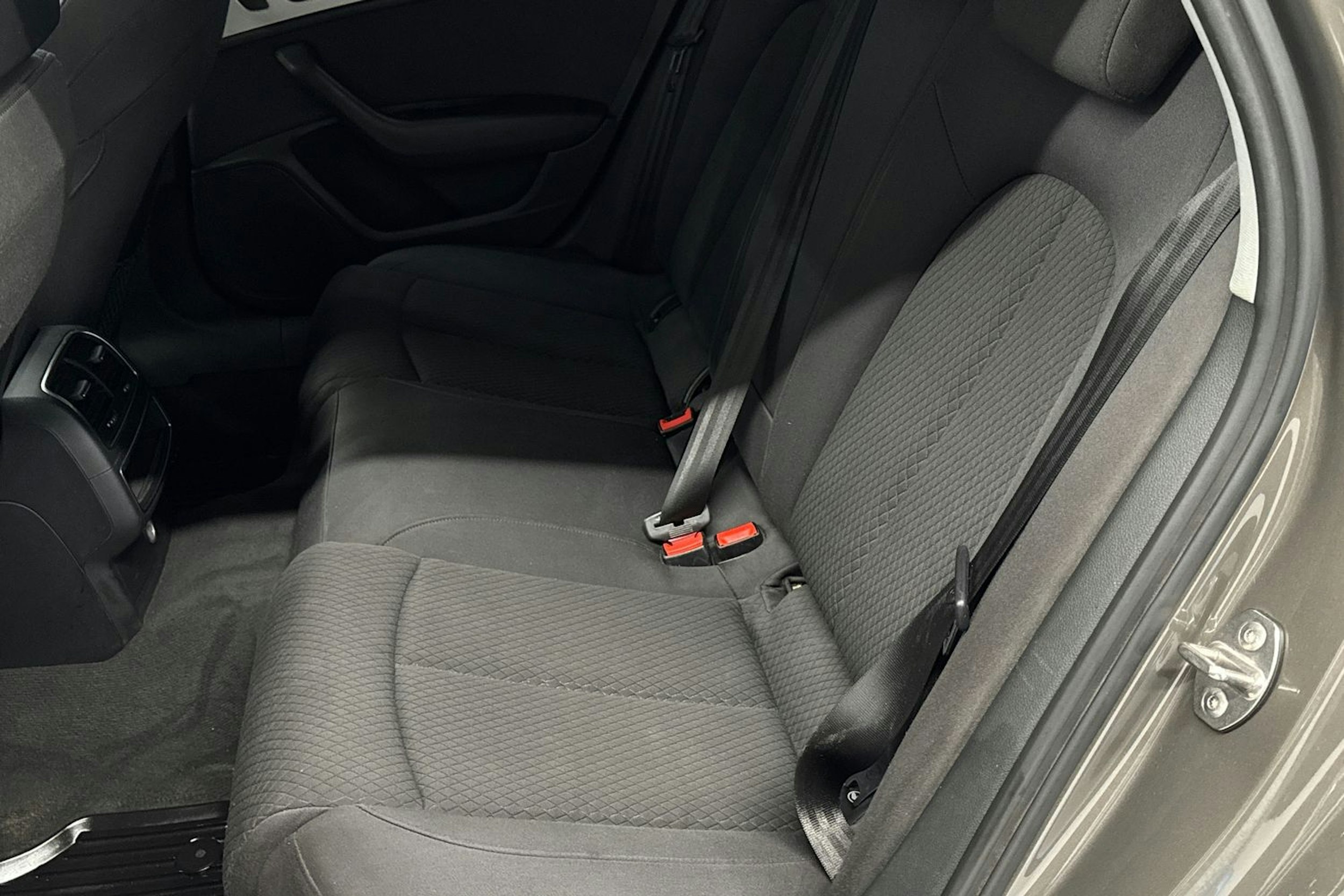 harmaa Audi A6 2013 kuva 10.