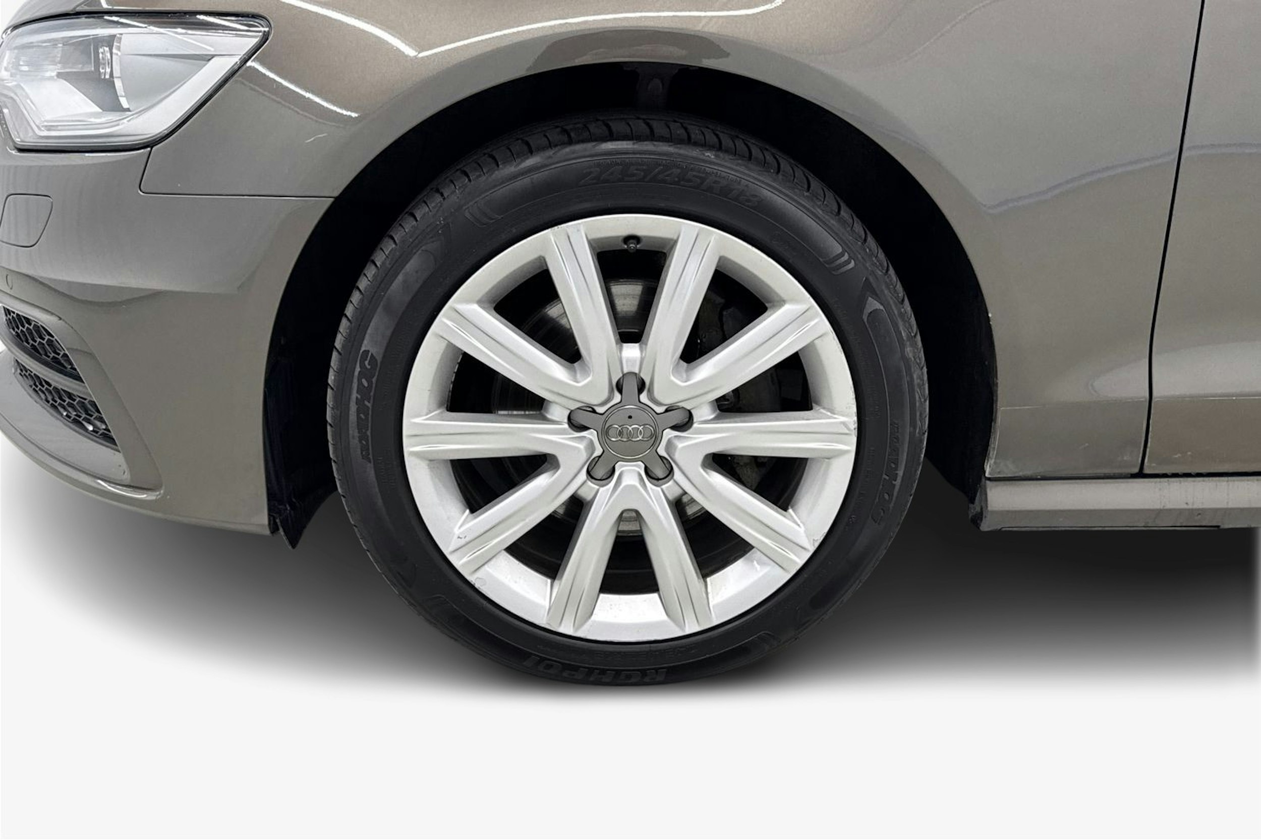 harmaa Audi A6 2013 kuva 11.