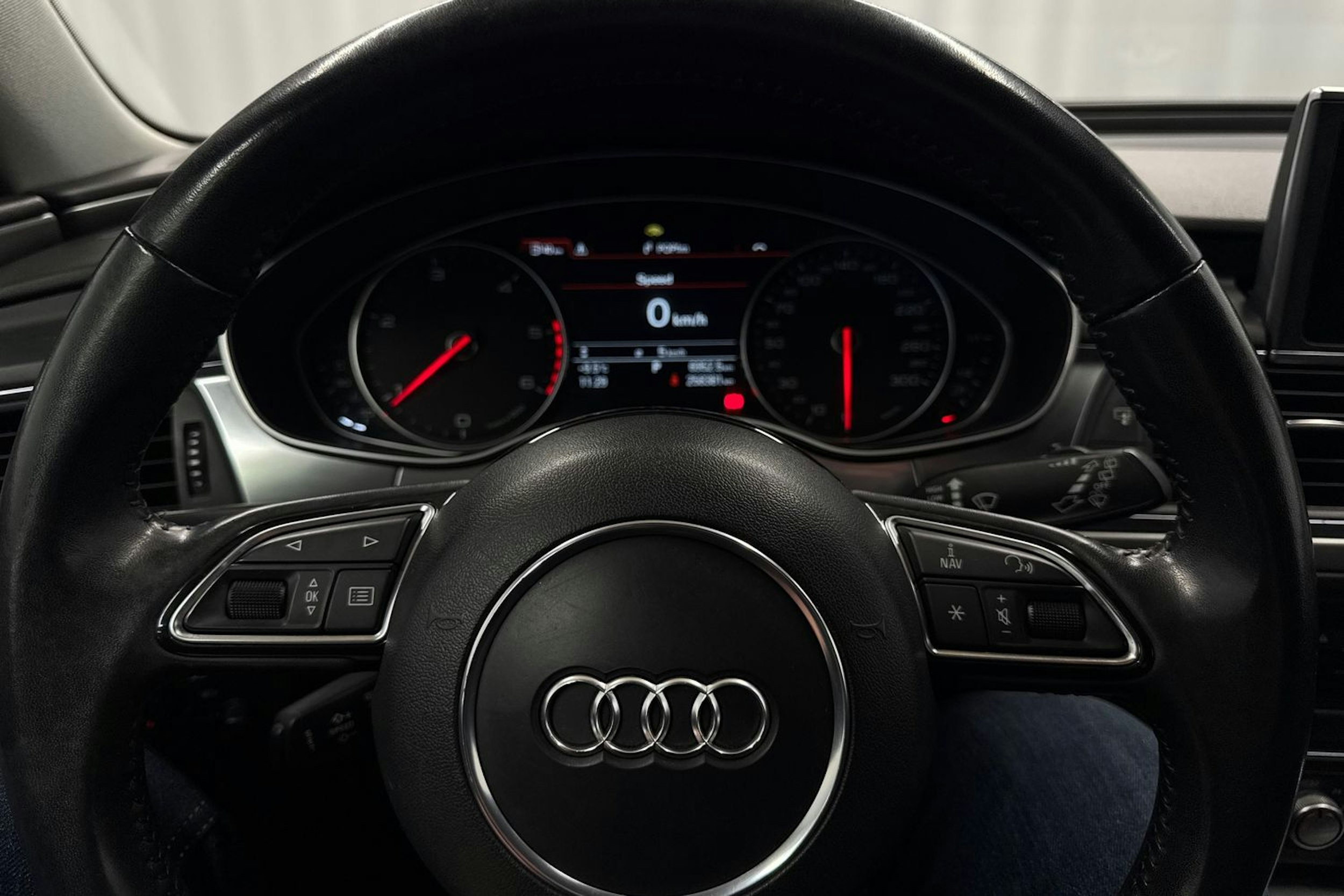 harmaa Audi A6 2013 kuva 14.