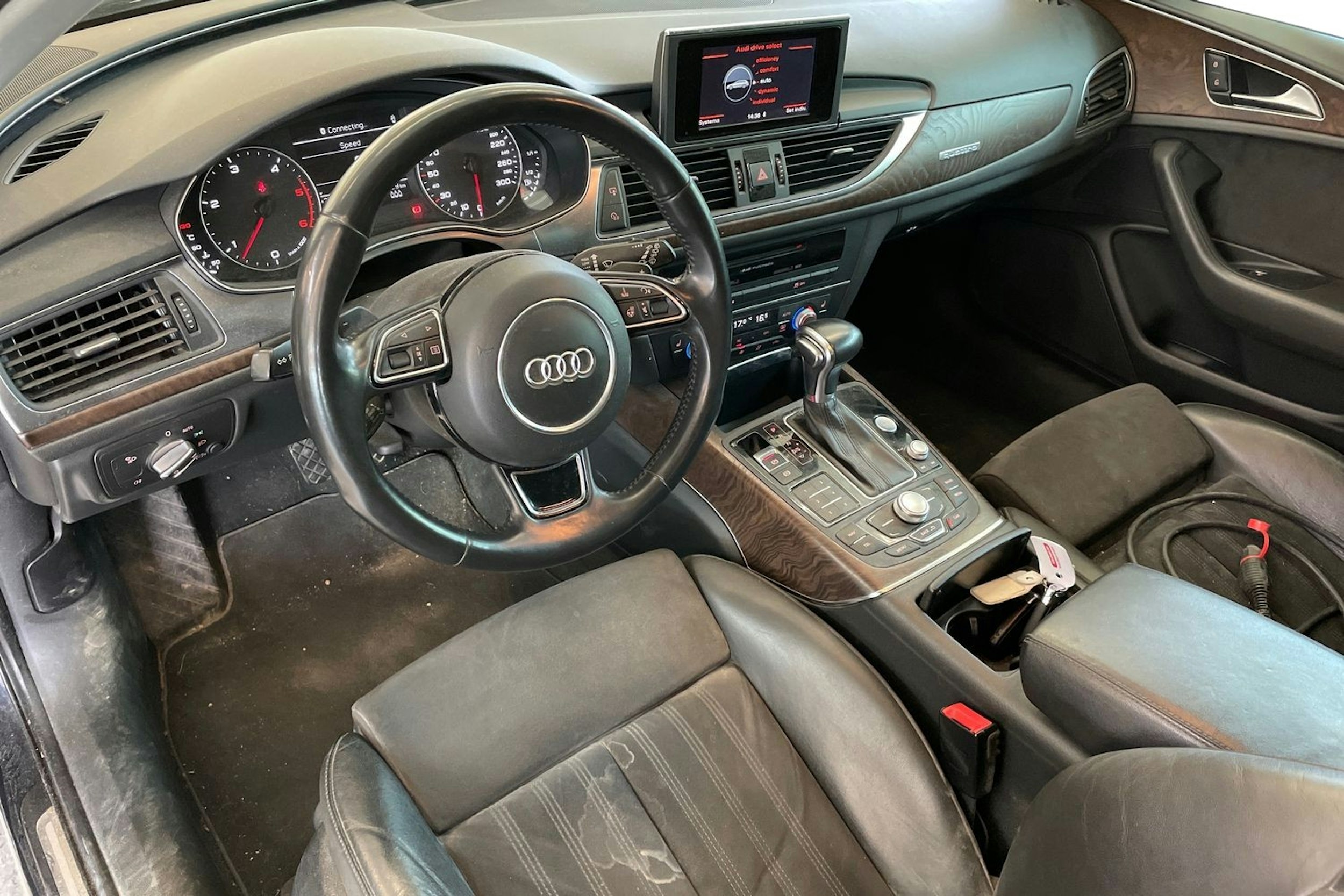 Sininen Audi A6 2013 kuva 3.
