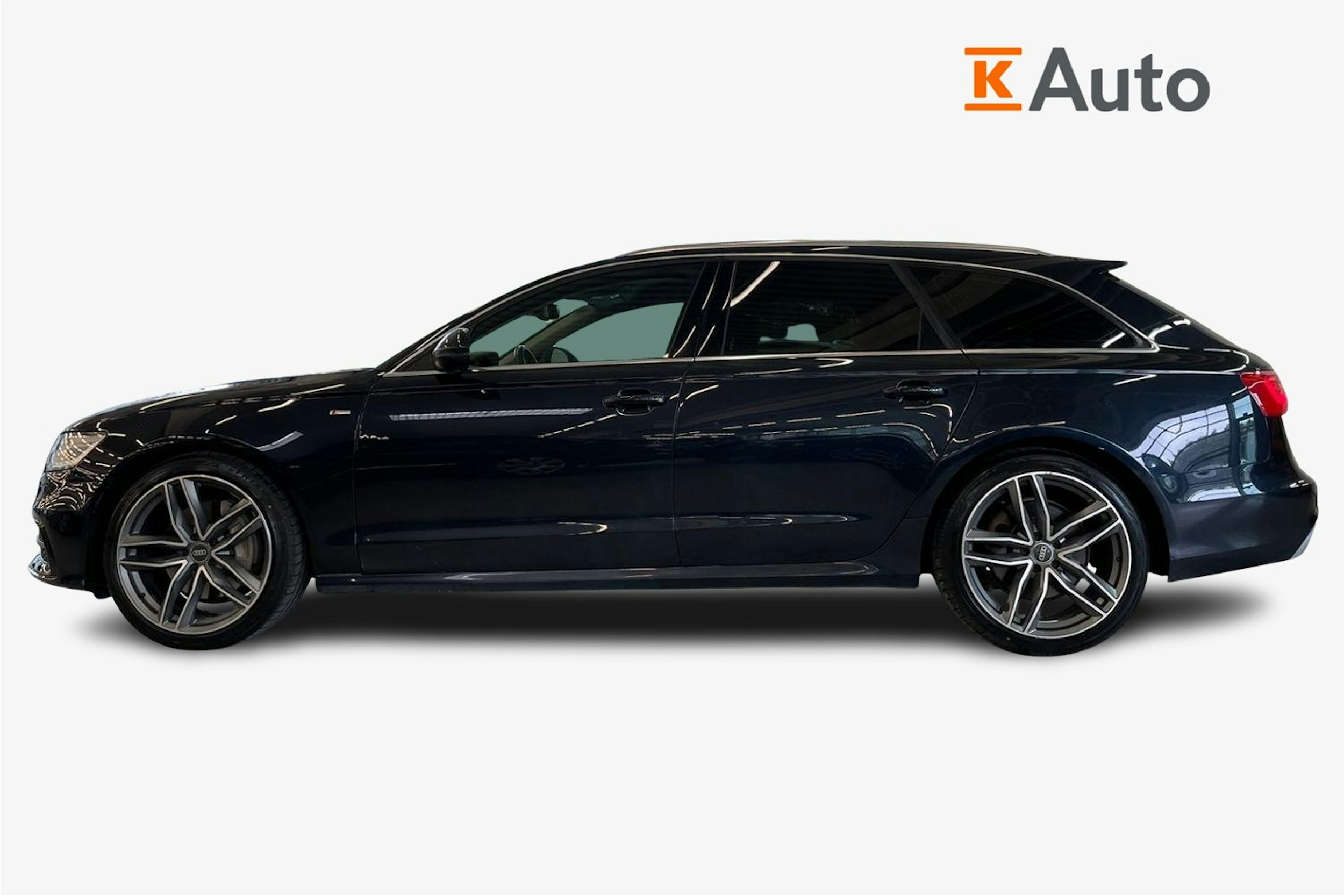 Sininen Audi A6 2014 kuva 6.