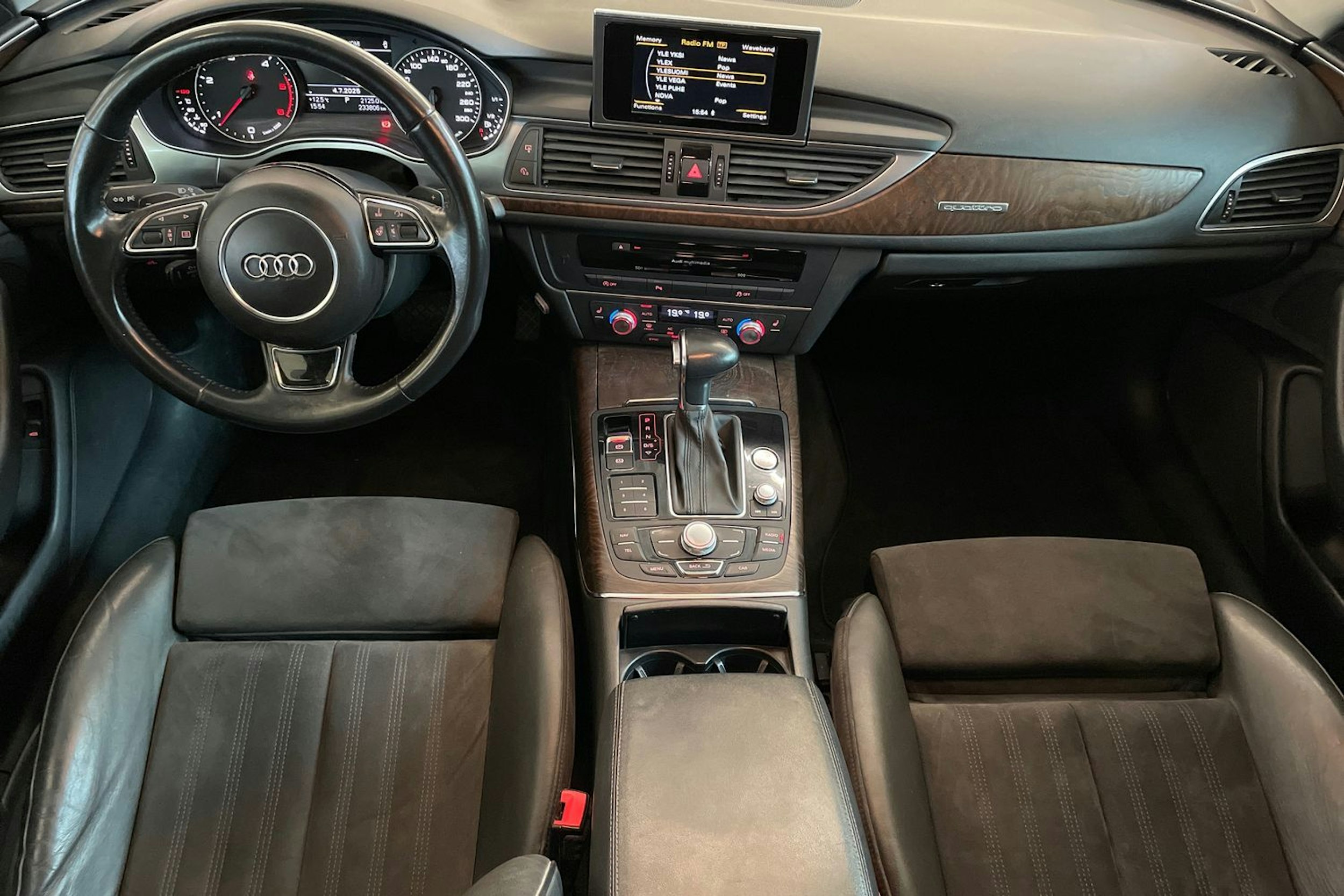 Sininen Audi A6 2014 kuva 9.