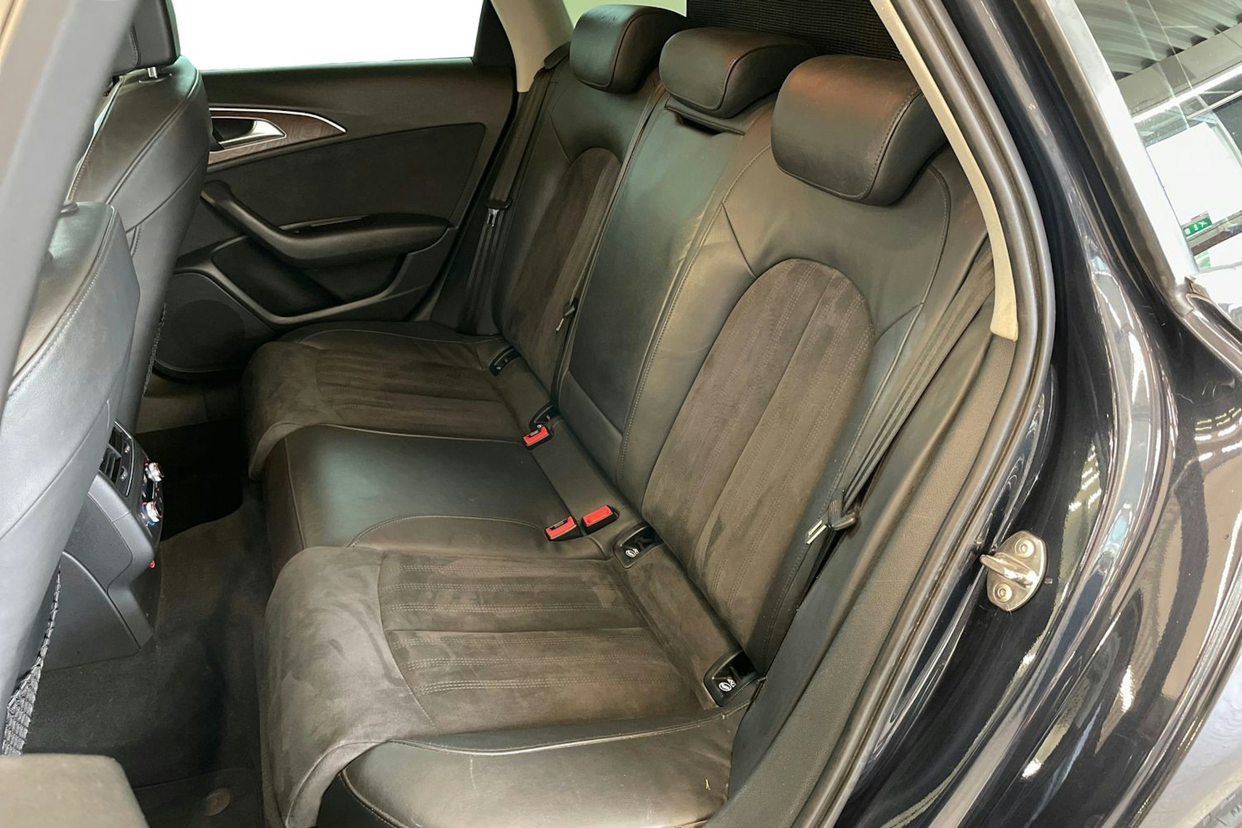 Sininen Audi A6 2014 kuva 10.