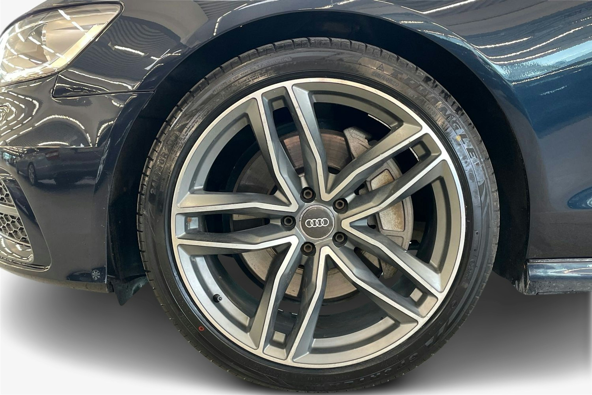 Sininen Audi A6 2014 kuva 11.