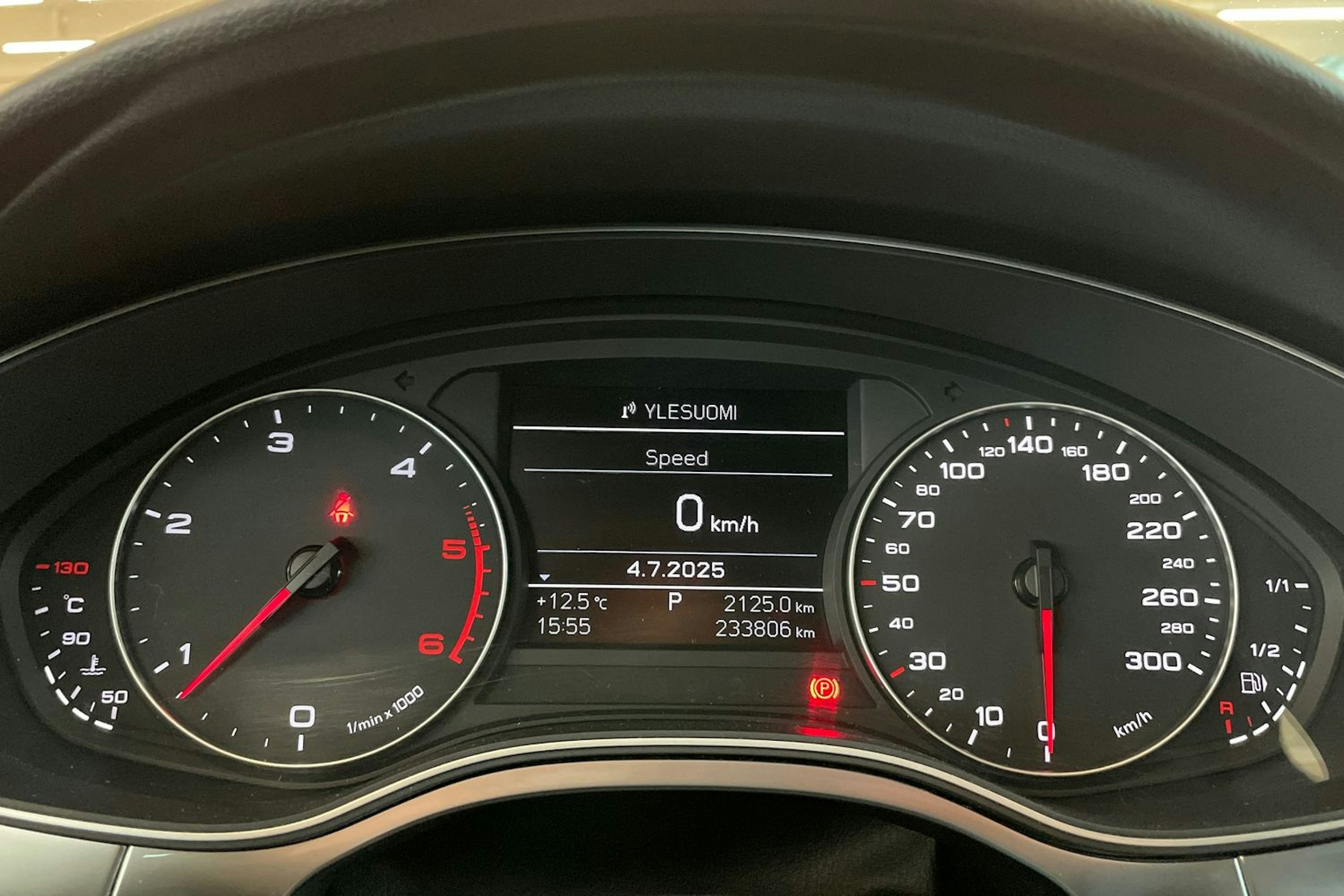 Sininen Audi A6 2014 kuva 16.