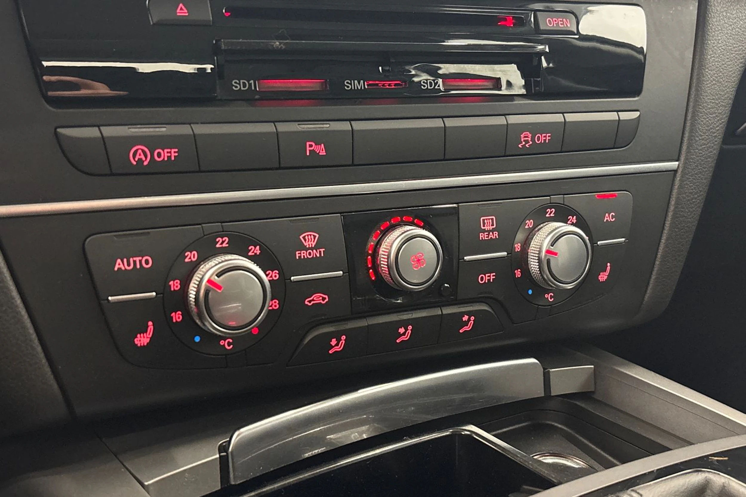 harmaa Audi A6 2014 kuva 15.