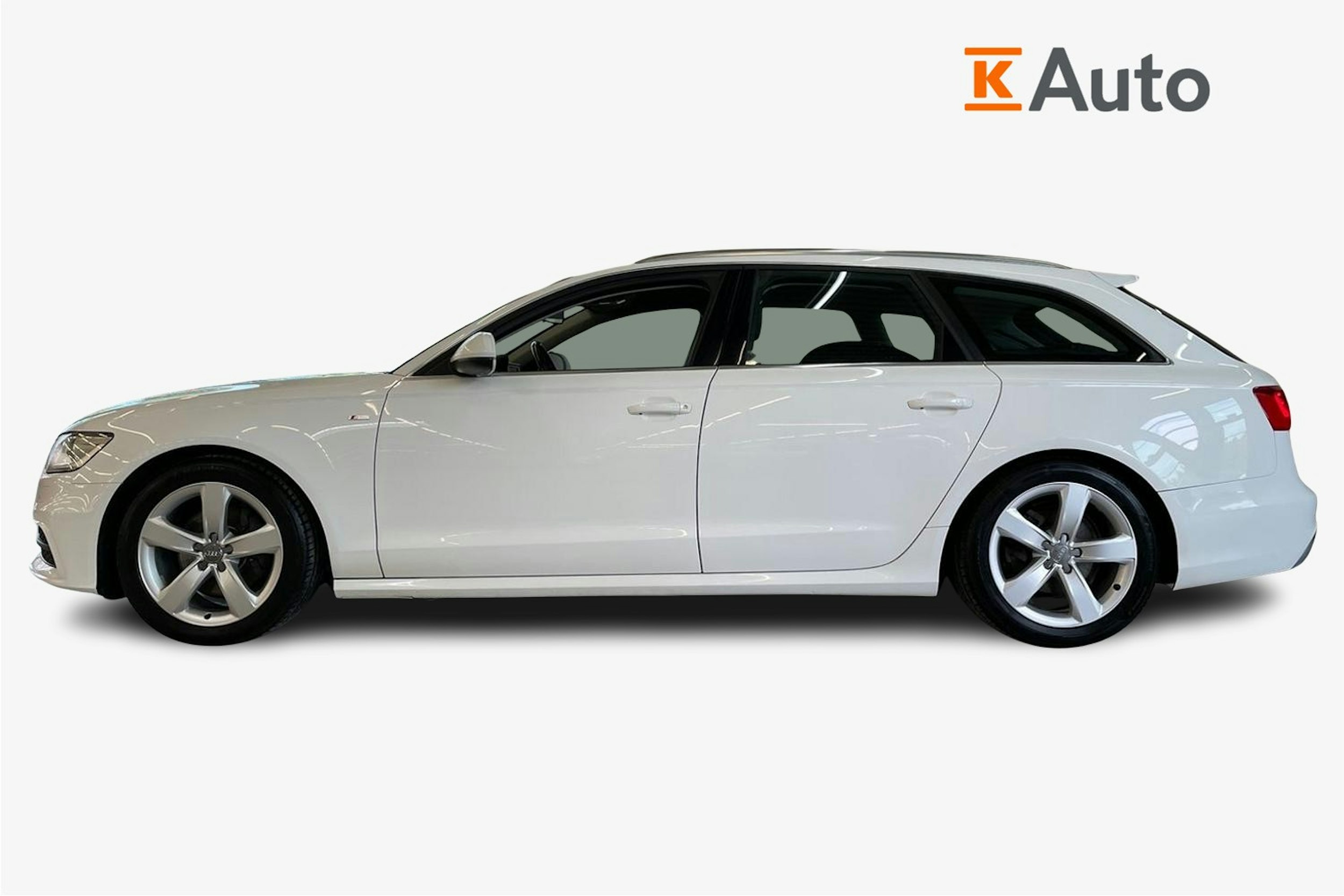 Valkoinen Audi A6 2014 kuva 6.