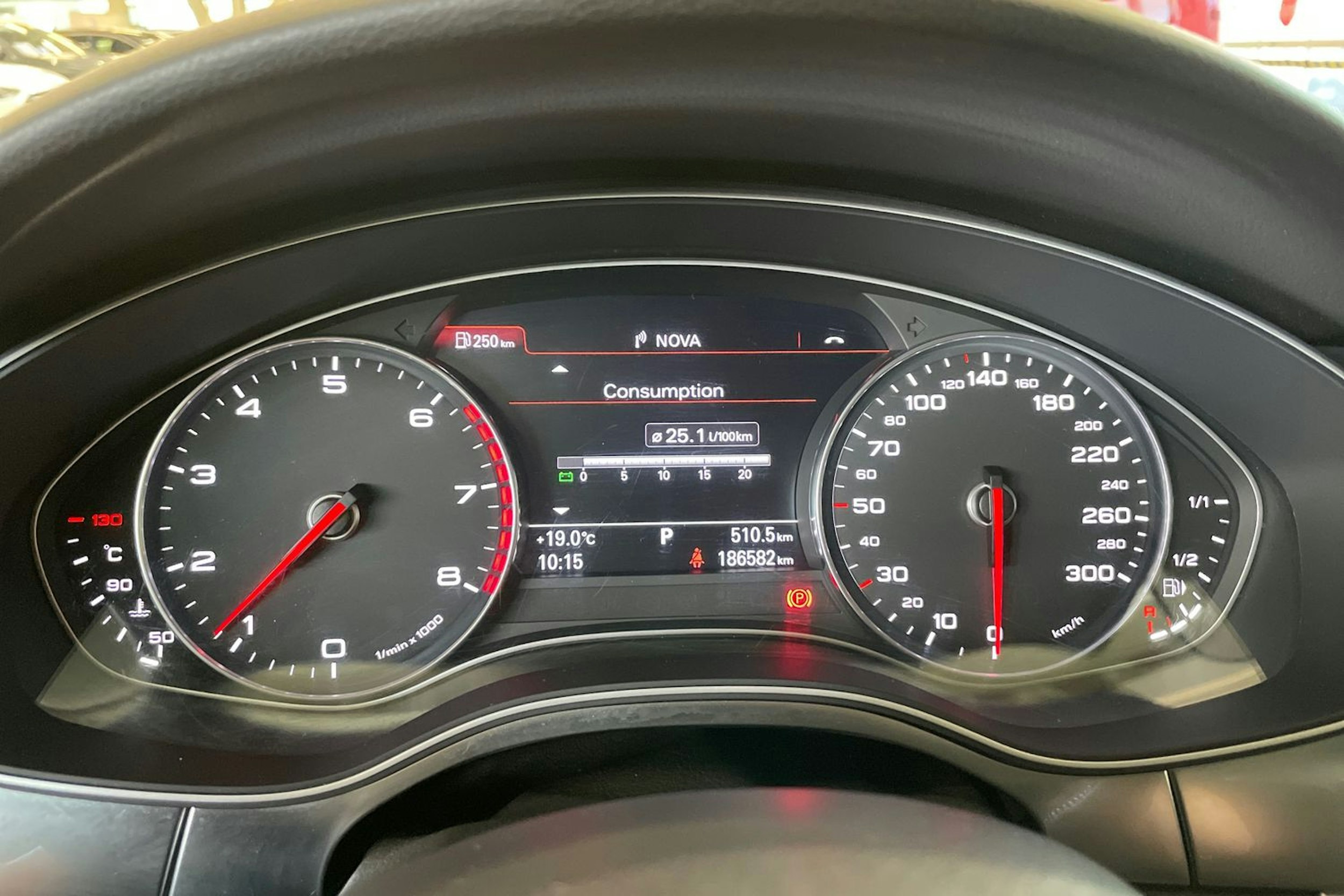 Valkoinen Audi A6 2014 kuva 17.