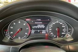 Valkoinen Audi A6 2014 kuva 17.