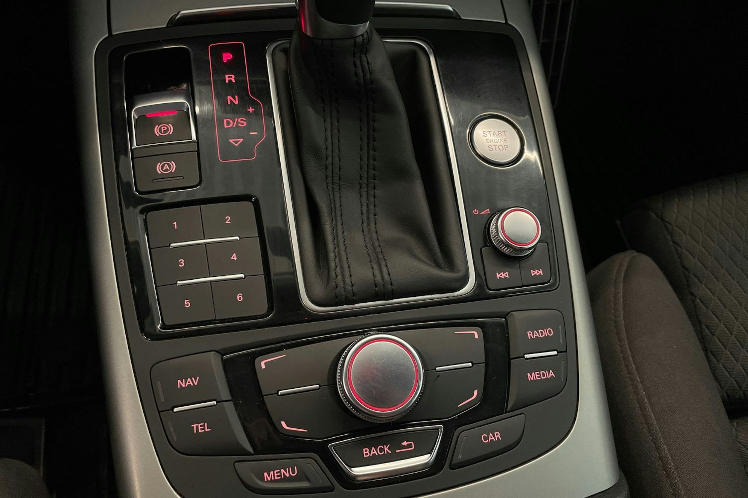 Valkoinen Audi A6 2014 kuva 26.