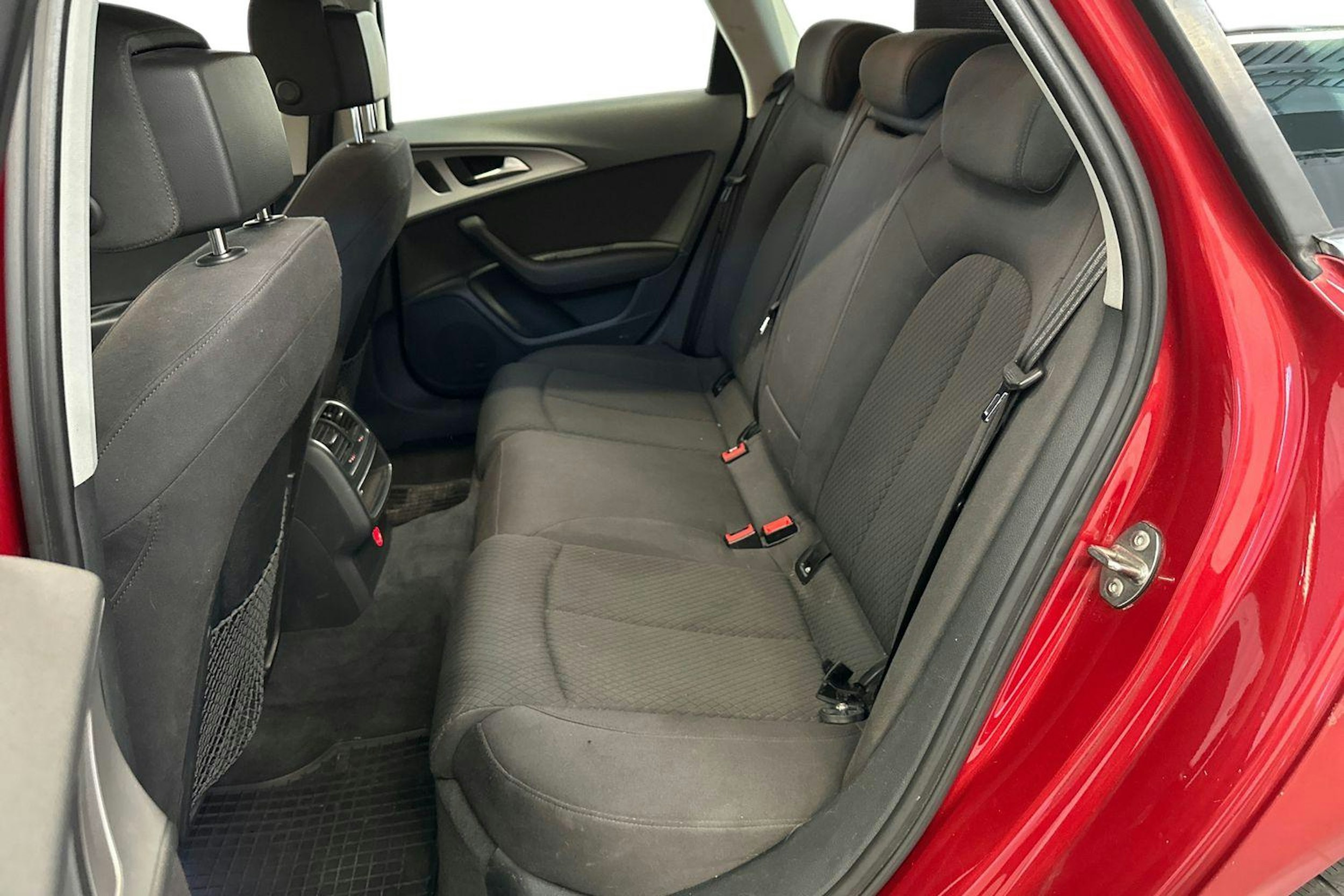 punainen Audi A6 2014 kuva 8.