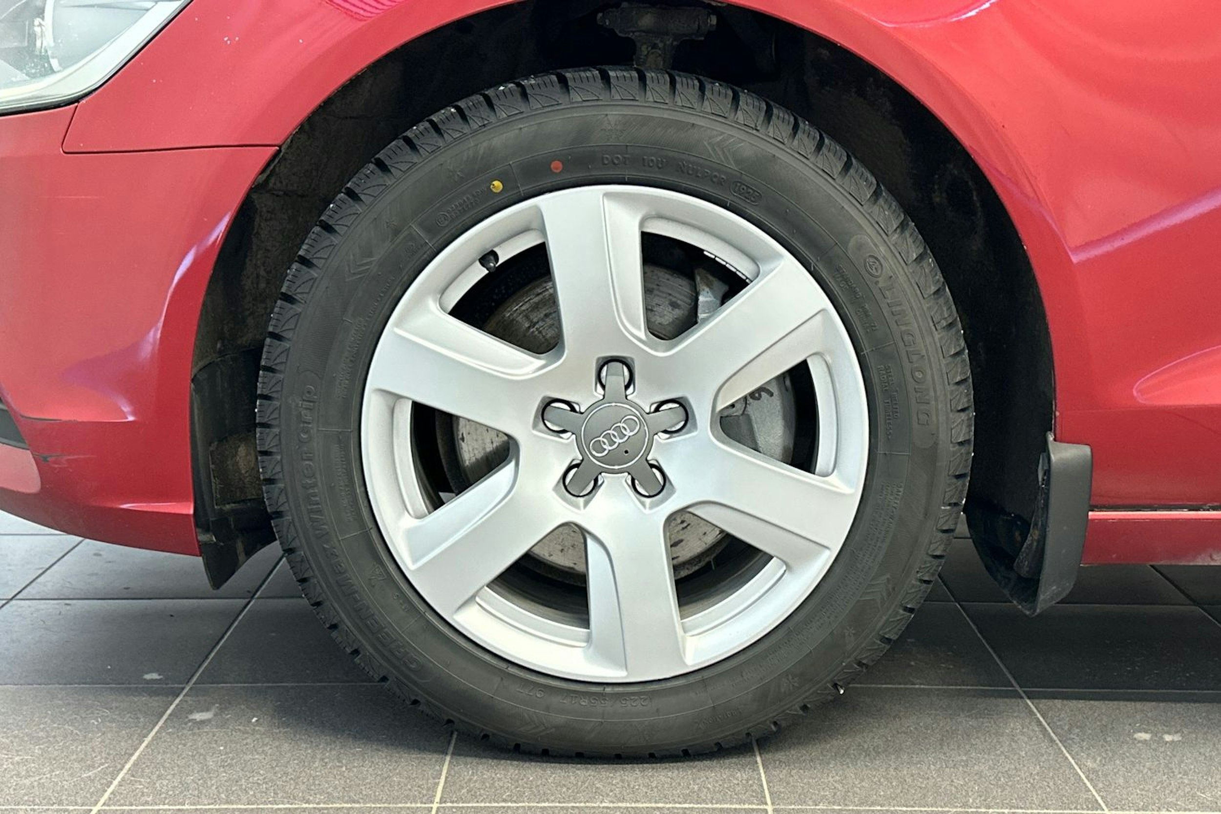 punainen Audi A6 2014 kuva 10.