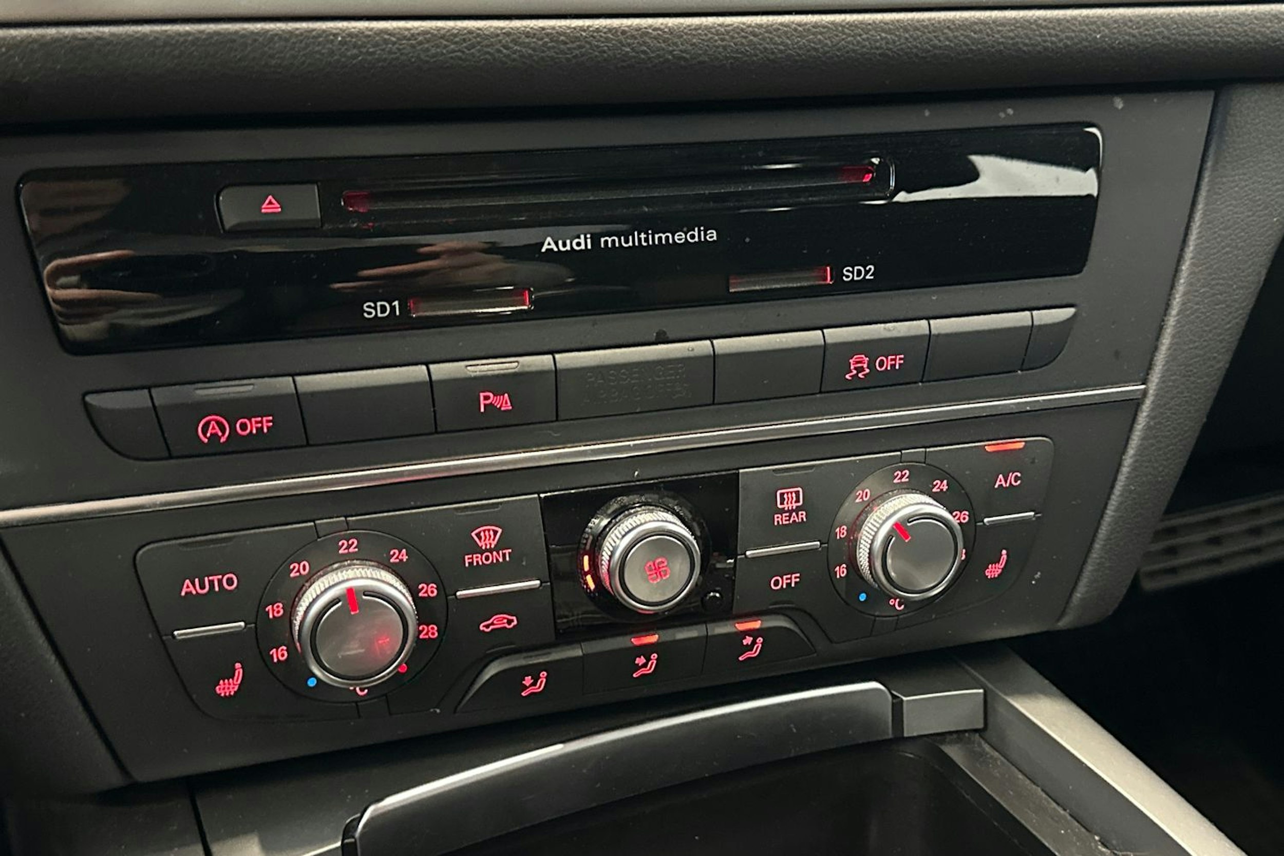 punainen Audi A6 2014 kuva 22.