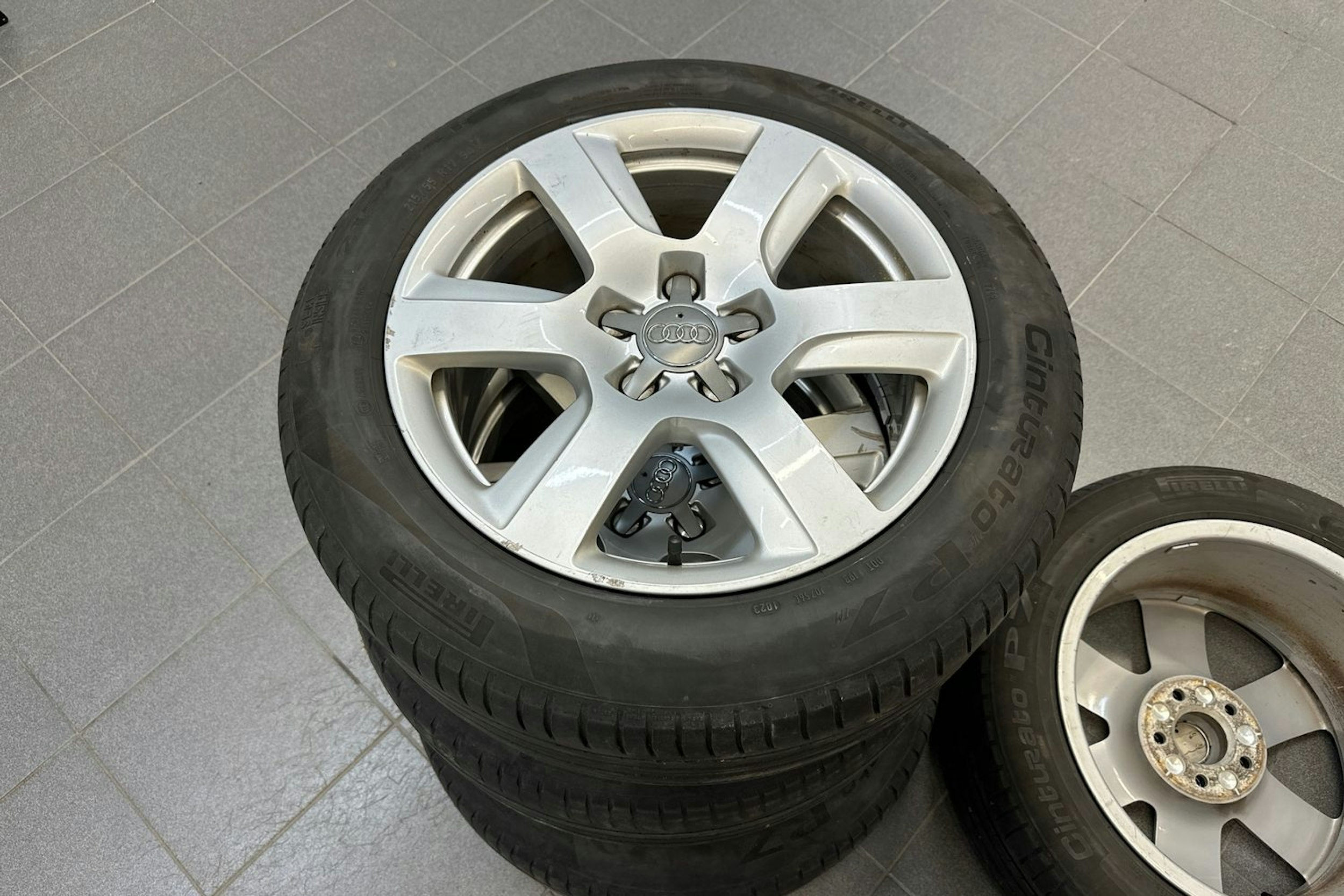 punainen Audi A6 2014 kuva 27.