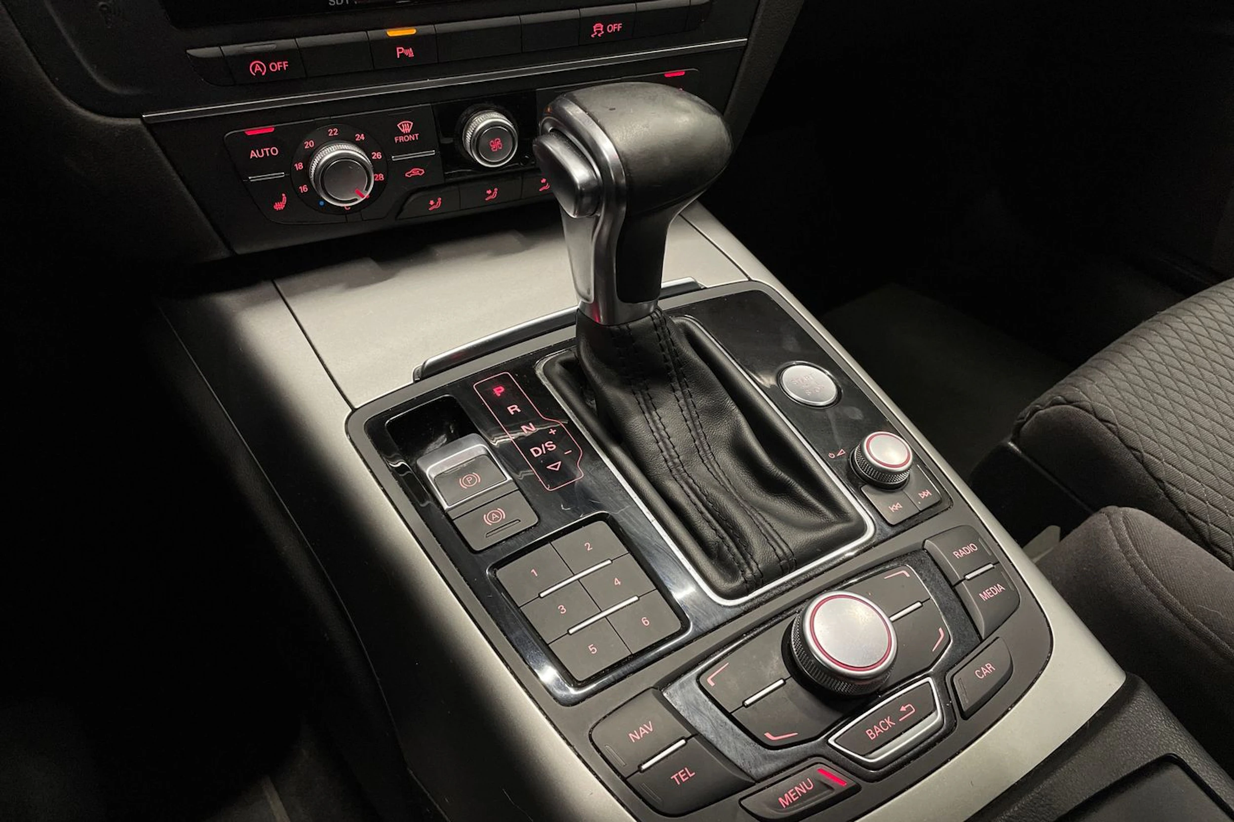 musta Audi A6 2014 kuva 17.
