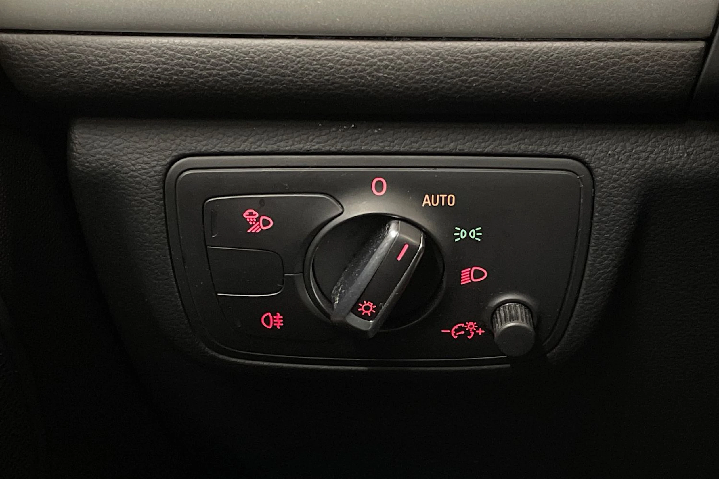 musta Audi A6 2014 kuva 18.