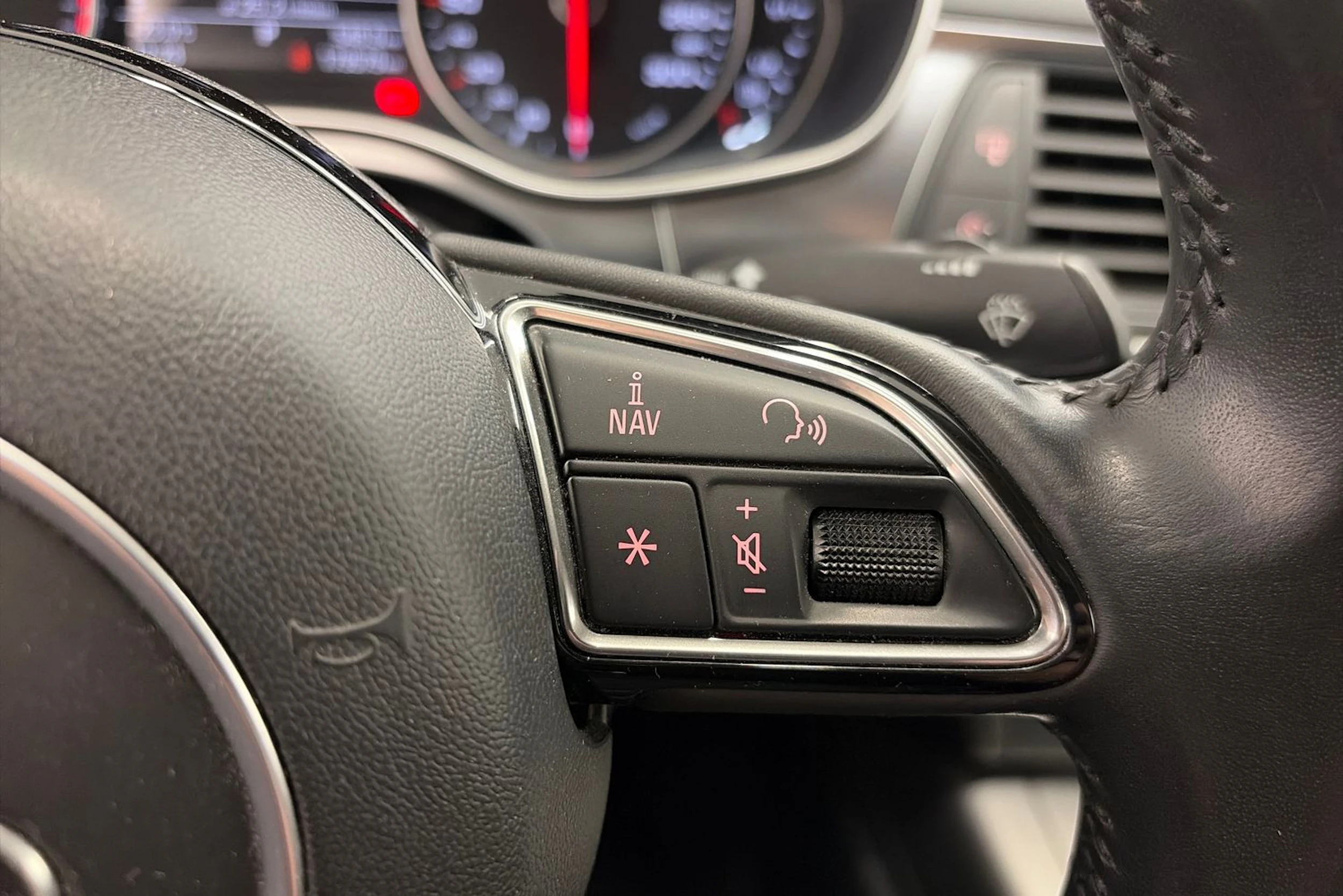 sininen Audi A6 2014 kuva 16.