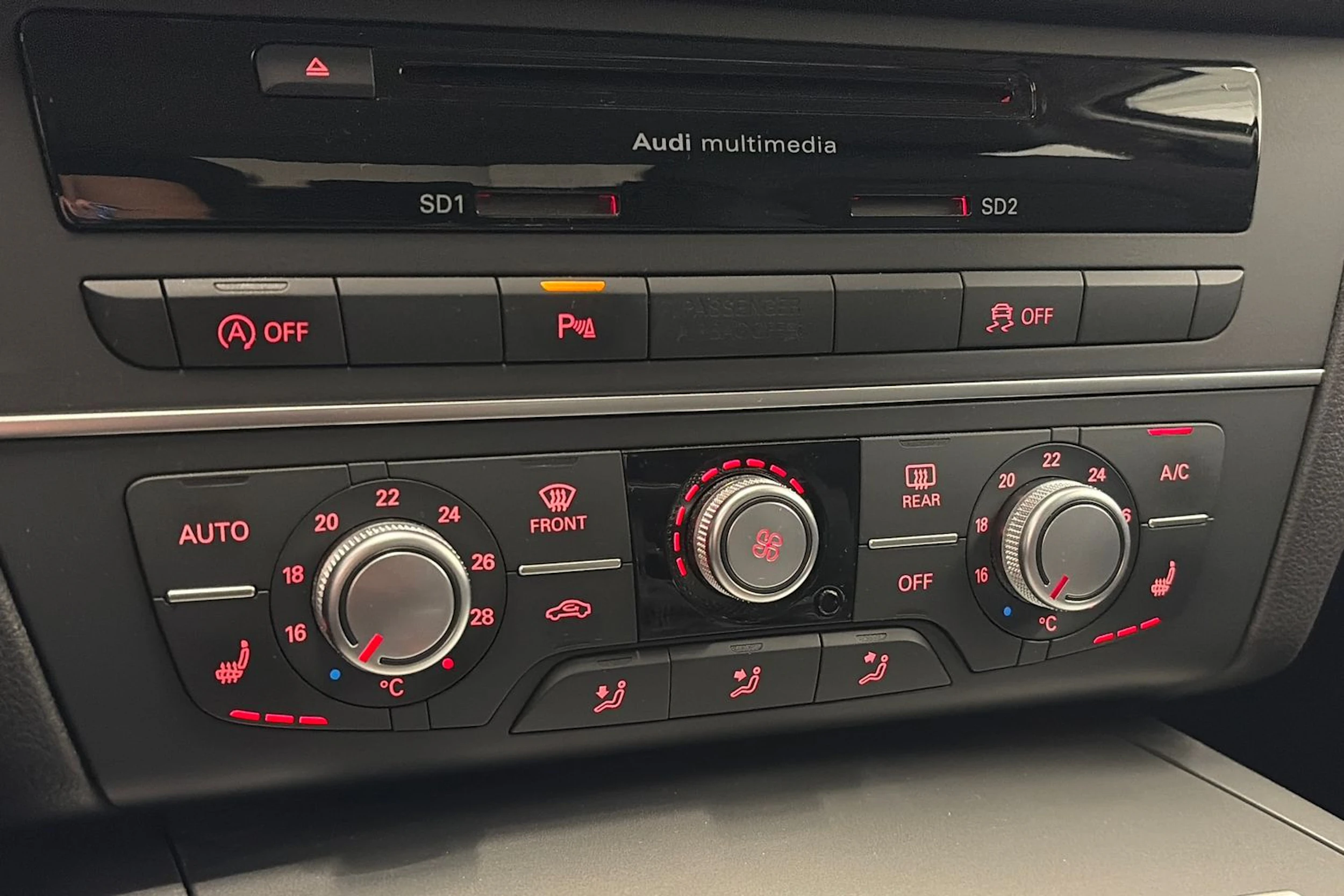 sininen Audi A6 2014 kuva 24.