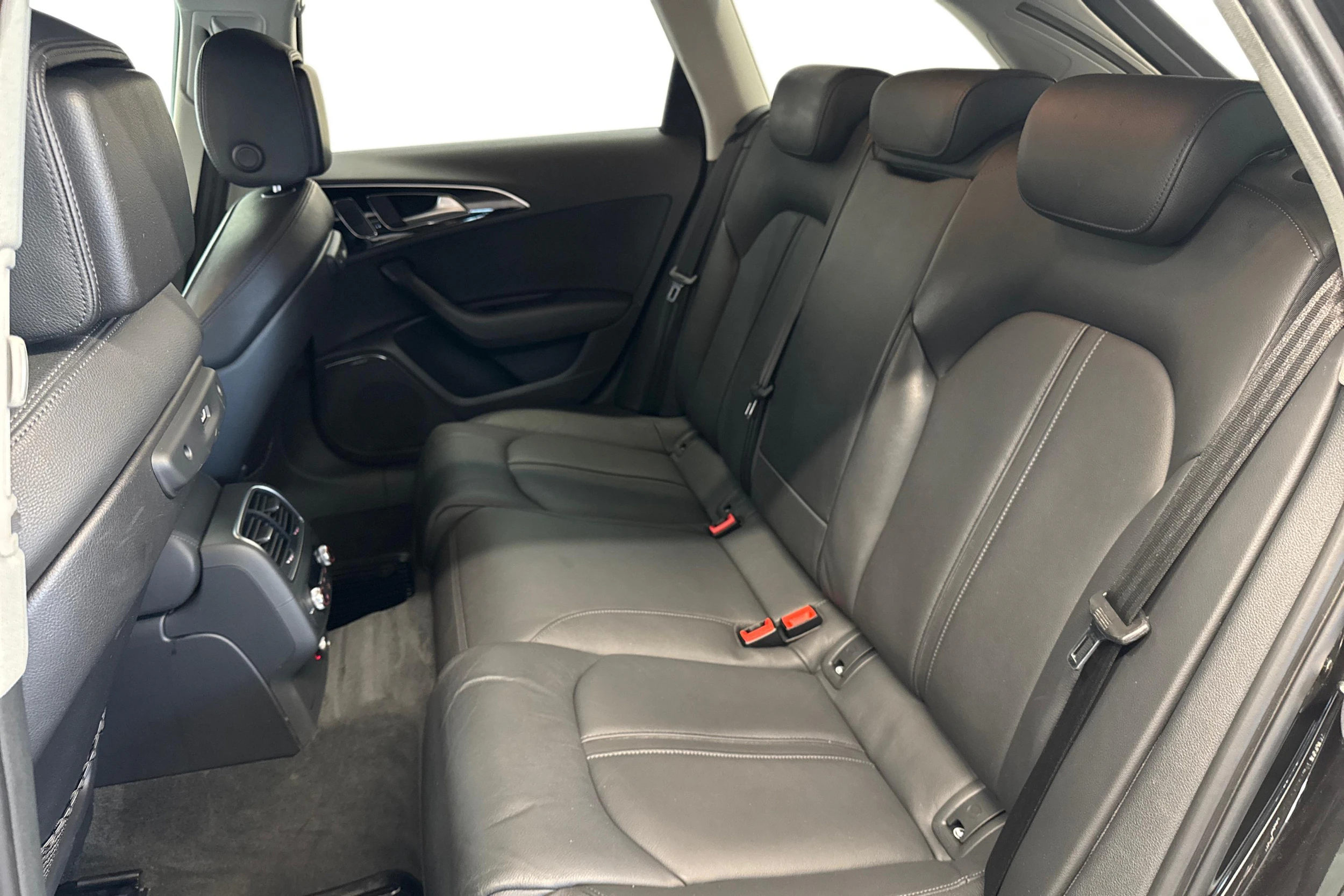 musta Audi A6 2014 kuva 11.