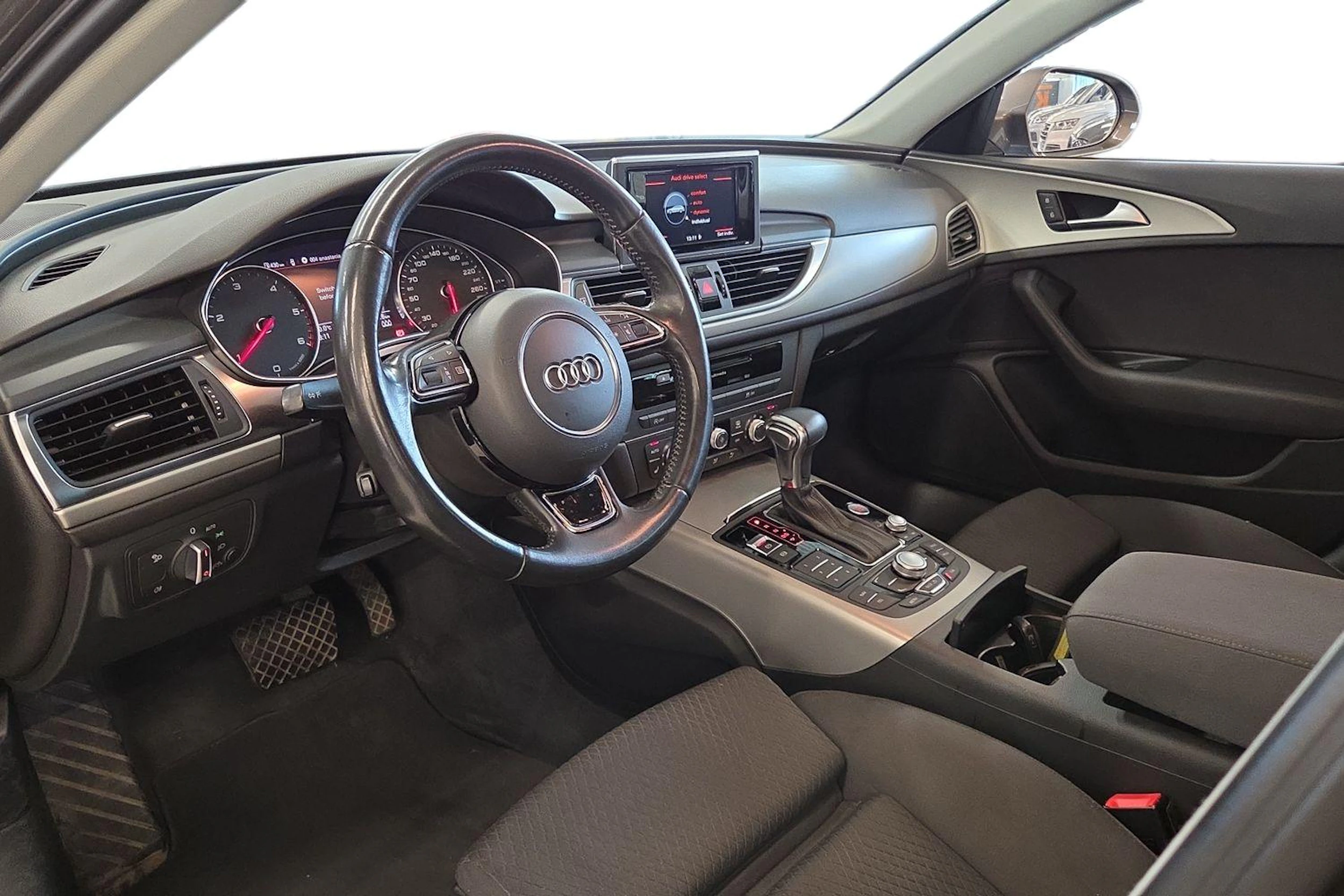 Harmaa Audi A6 2014 kuva 3.