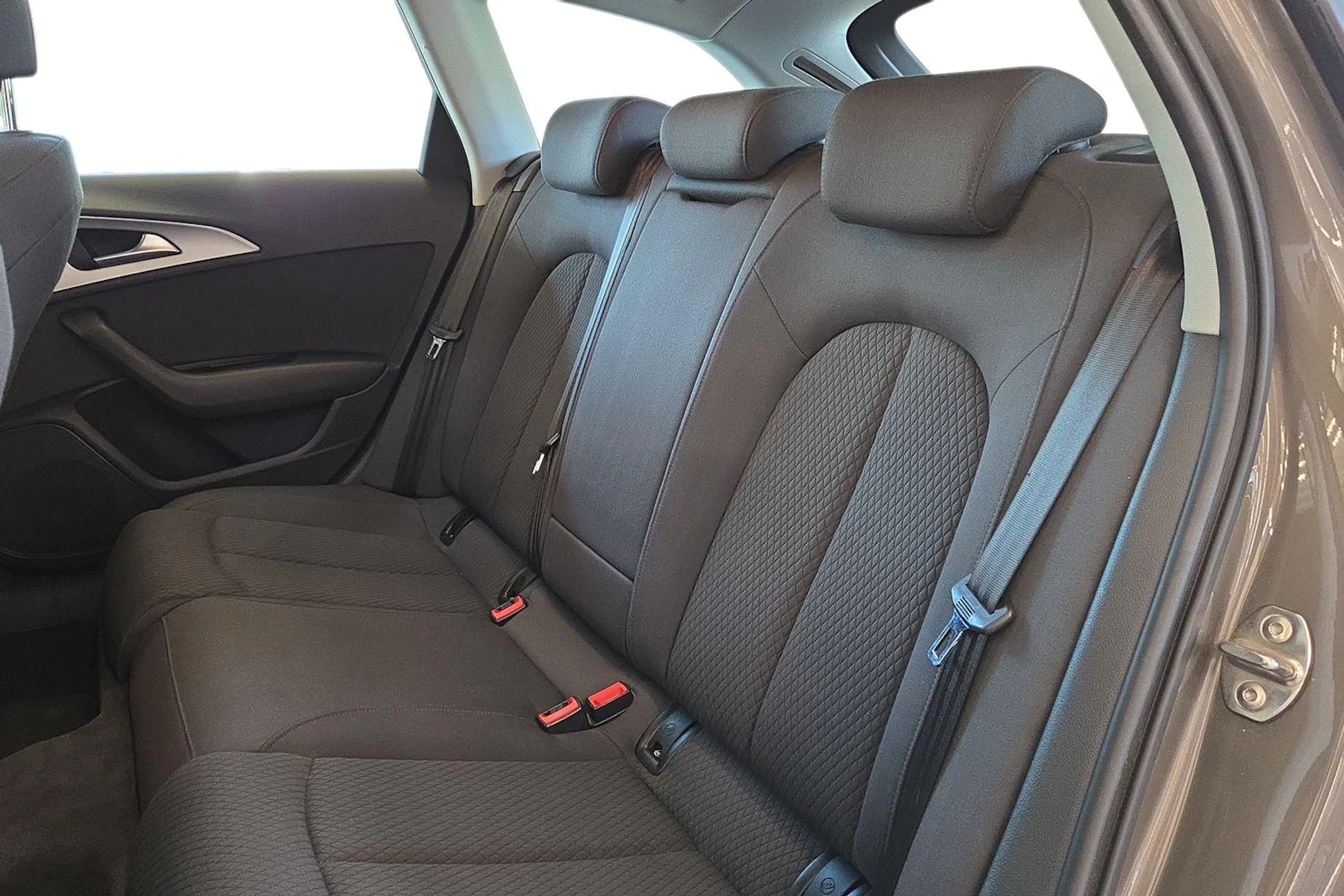 Harmaa Audi A6 2014 kuva 8.