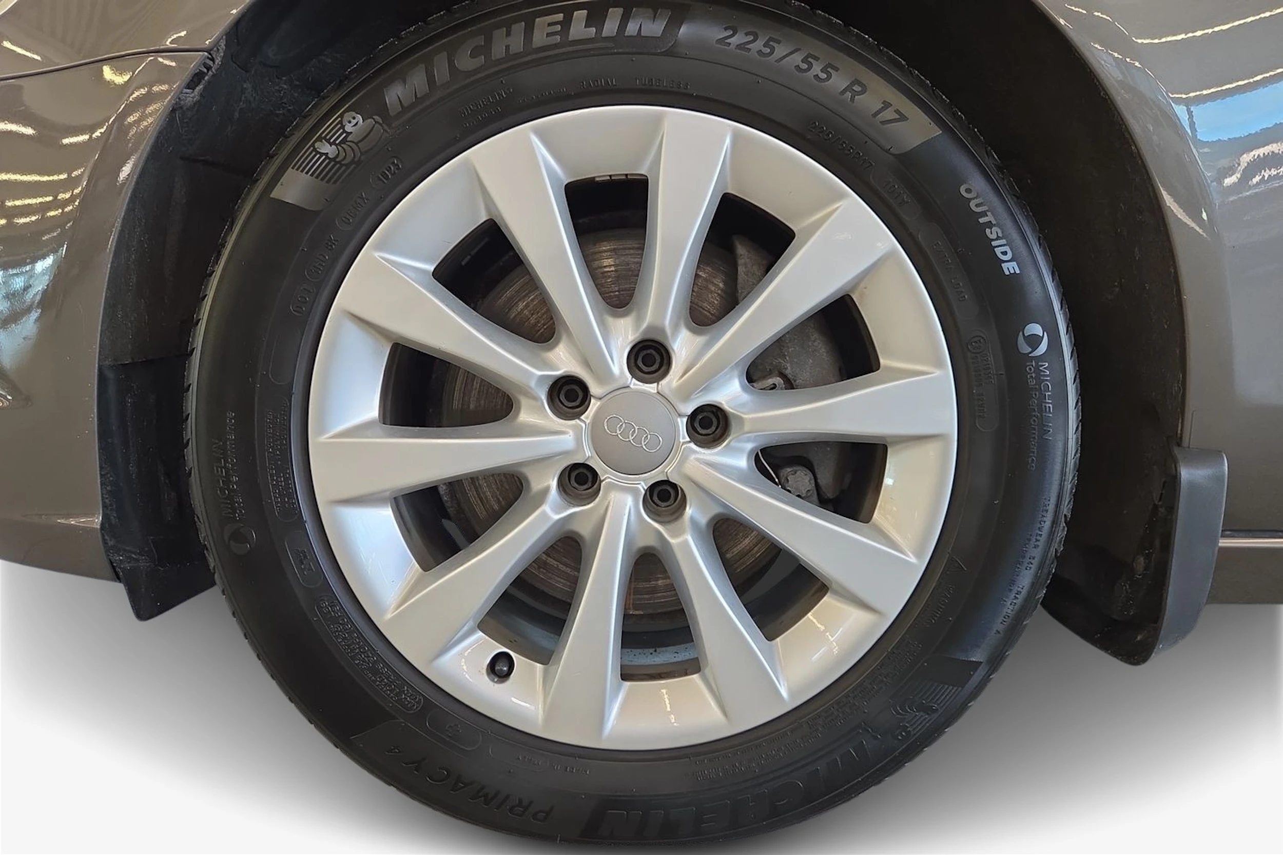 Harmaa Audi A6 2014 kuva 9.