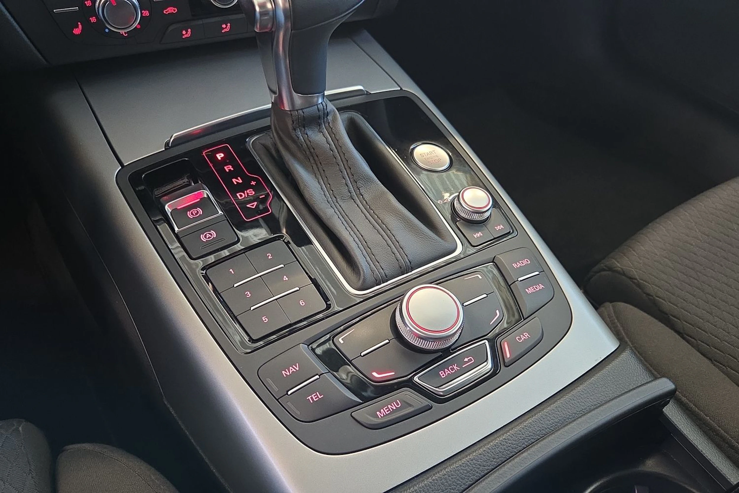 Harmaa Audi A6 2014 kuva 18.