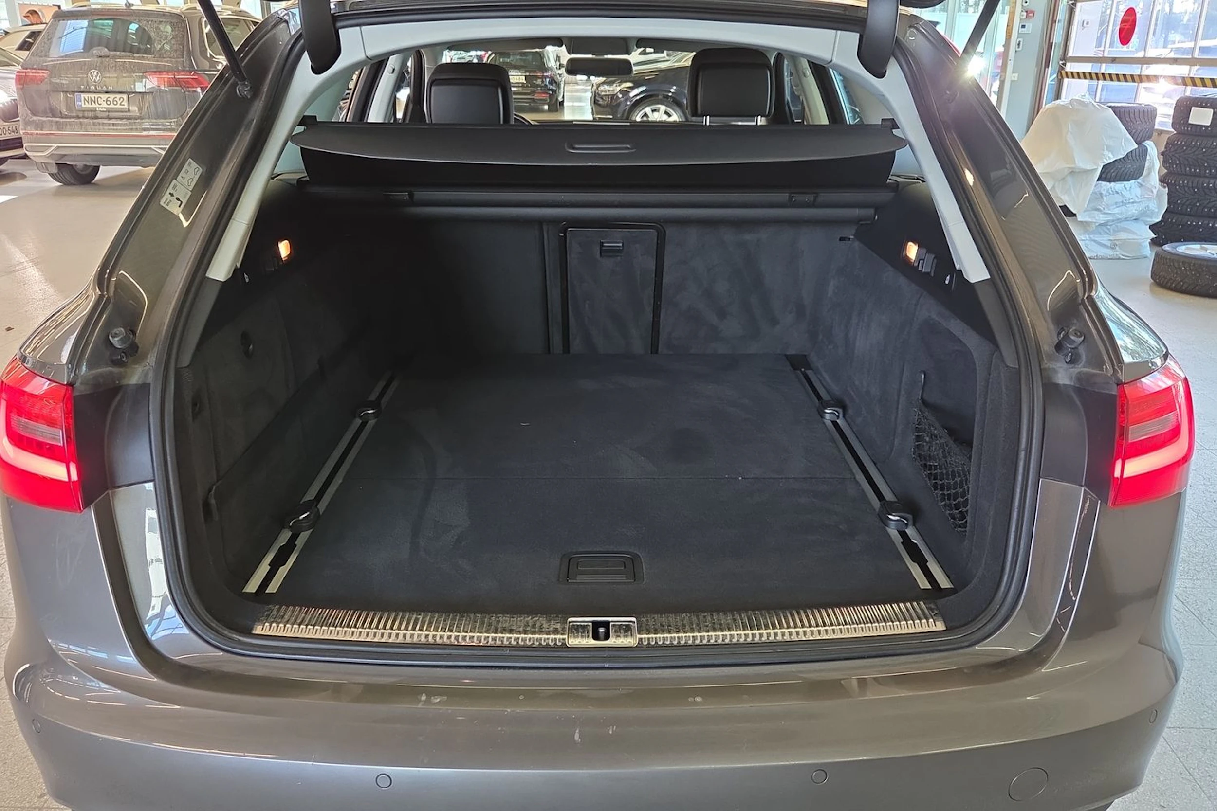 Harmaa Audi A6 2014 kuva 20.