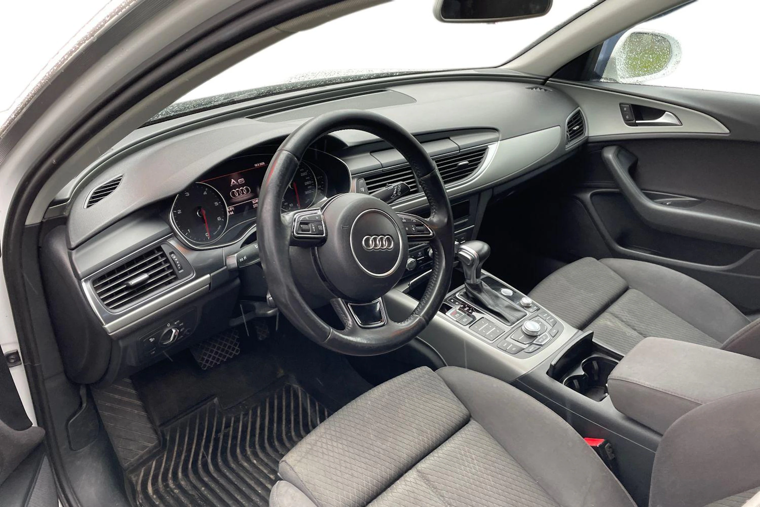 valkoinen Audi A6 2014 kuva 3.