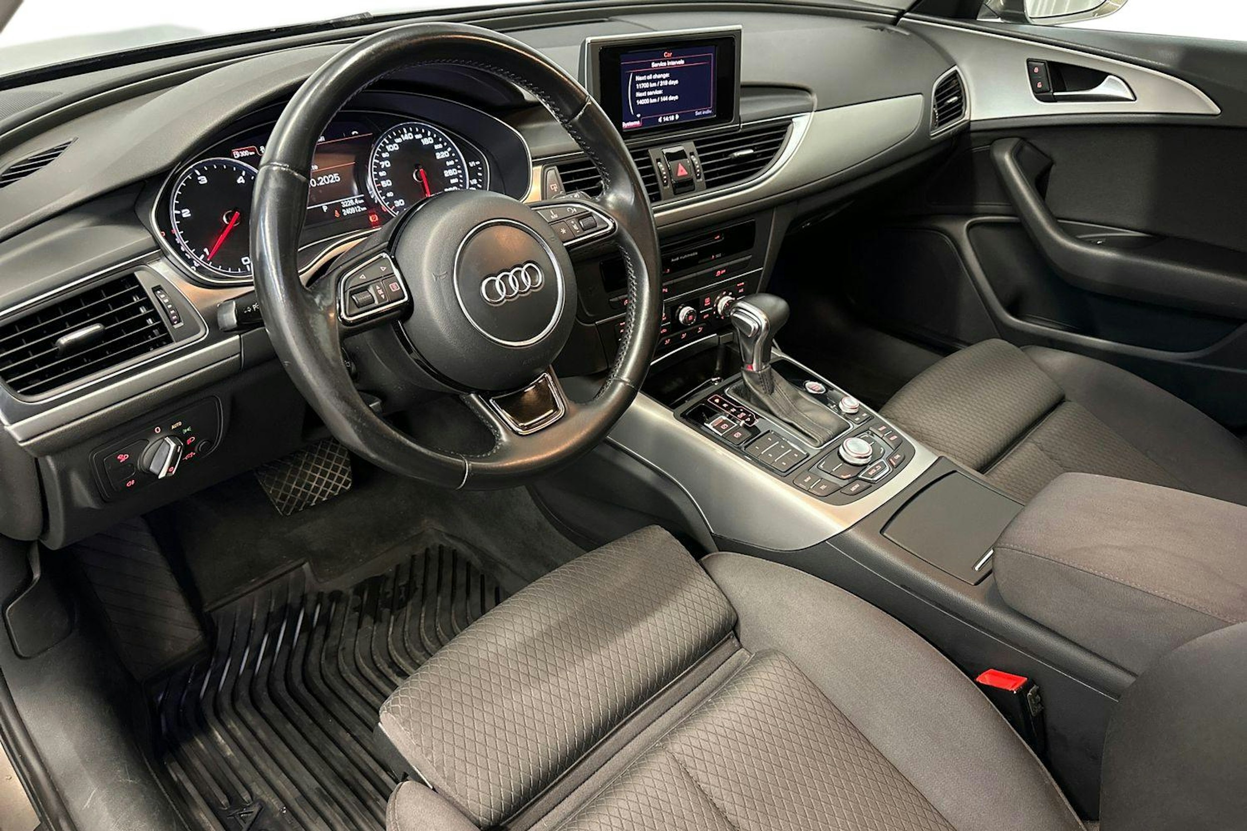 harmaa Audi A6 2014 kuva 7.