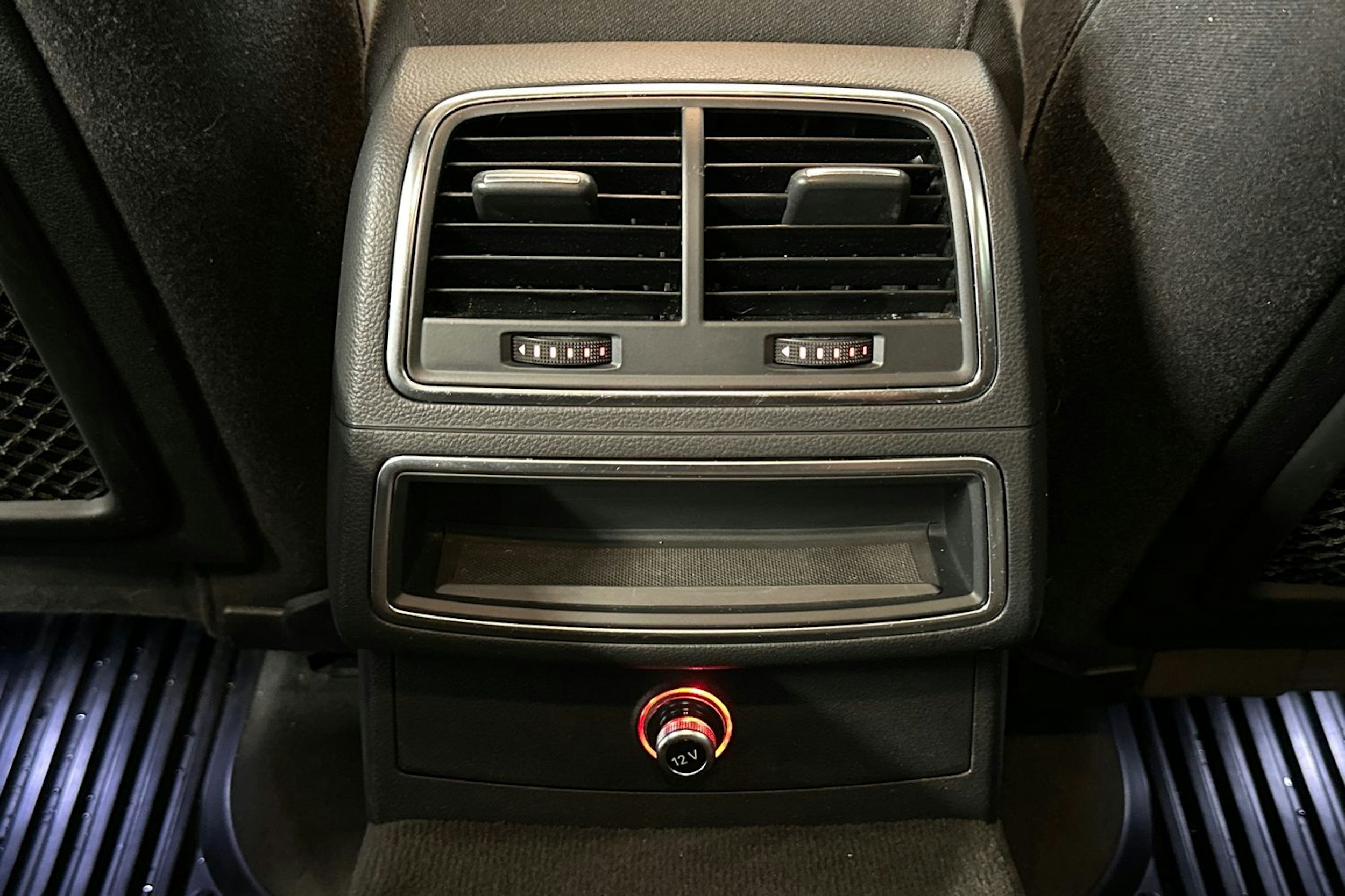 harmaa Audi A6 2014 kuva 29.