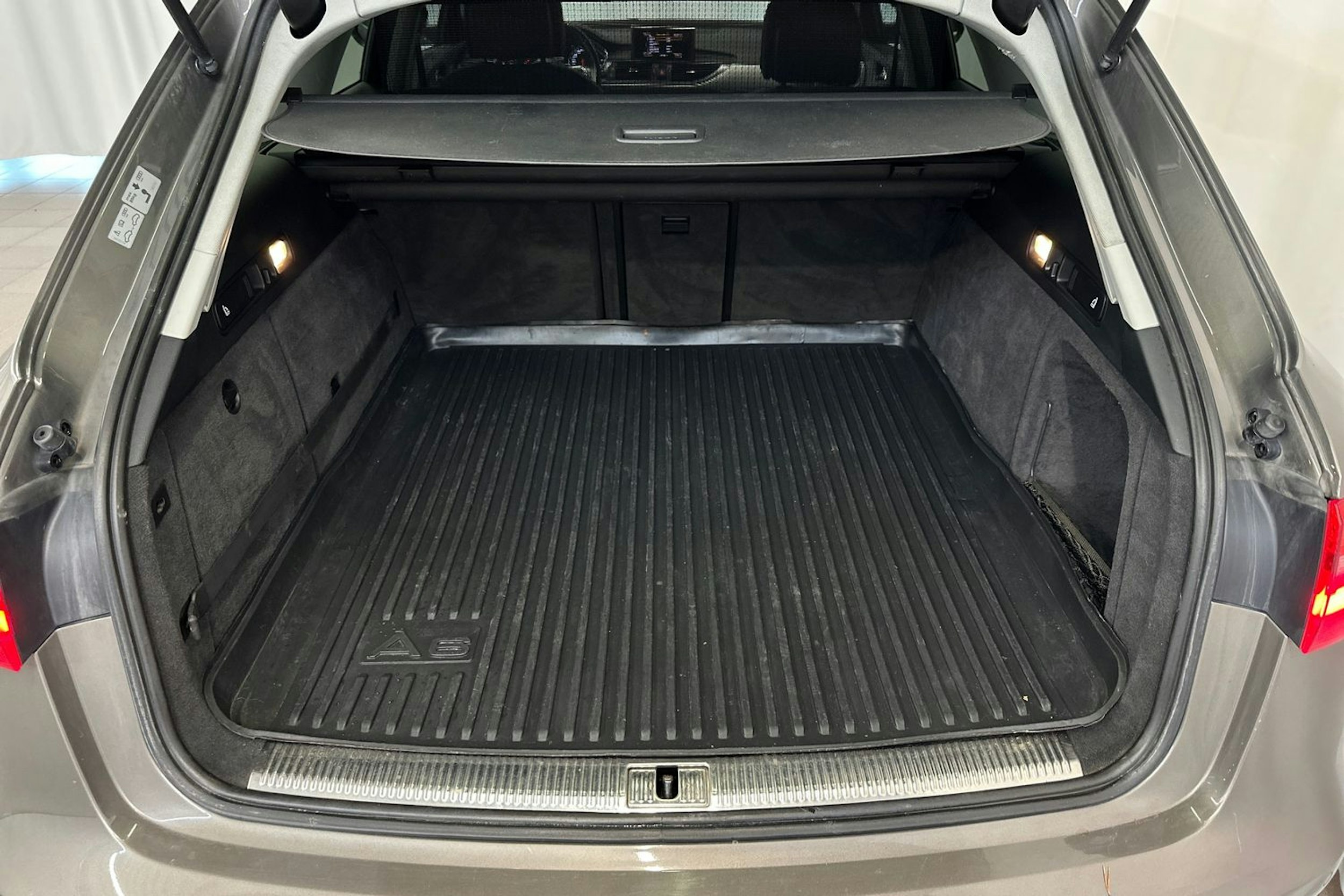 harmaa Audi A6 2014 kuva 30.