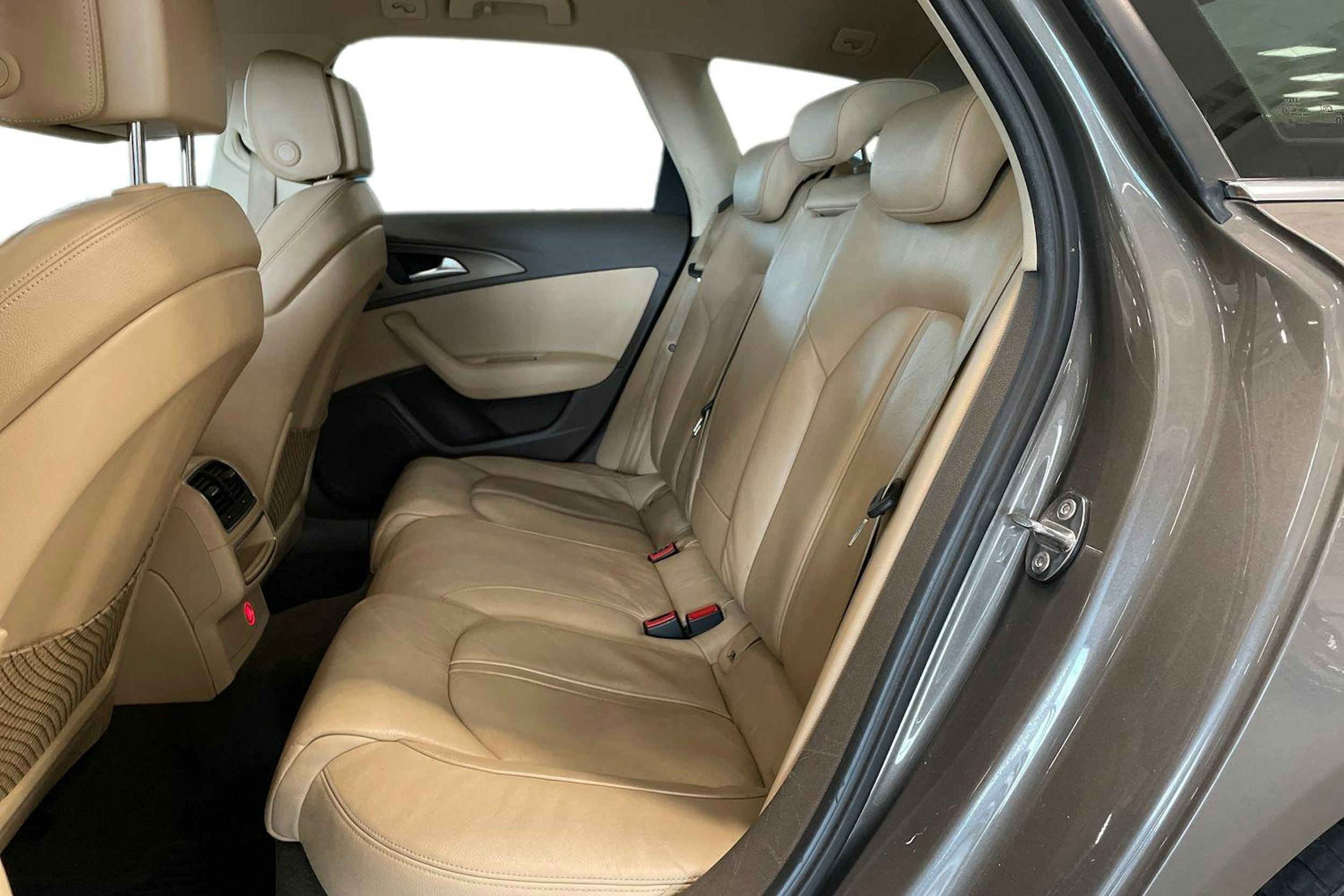 harmaa Audi A6 2014 kuva 10.