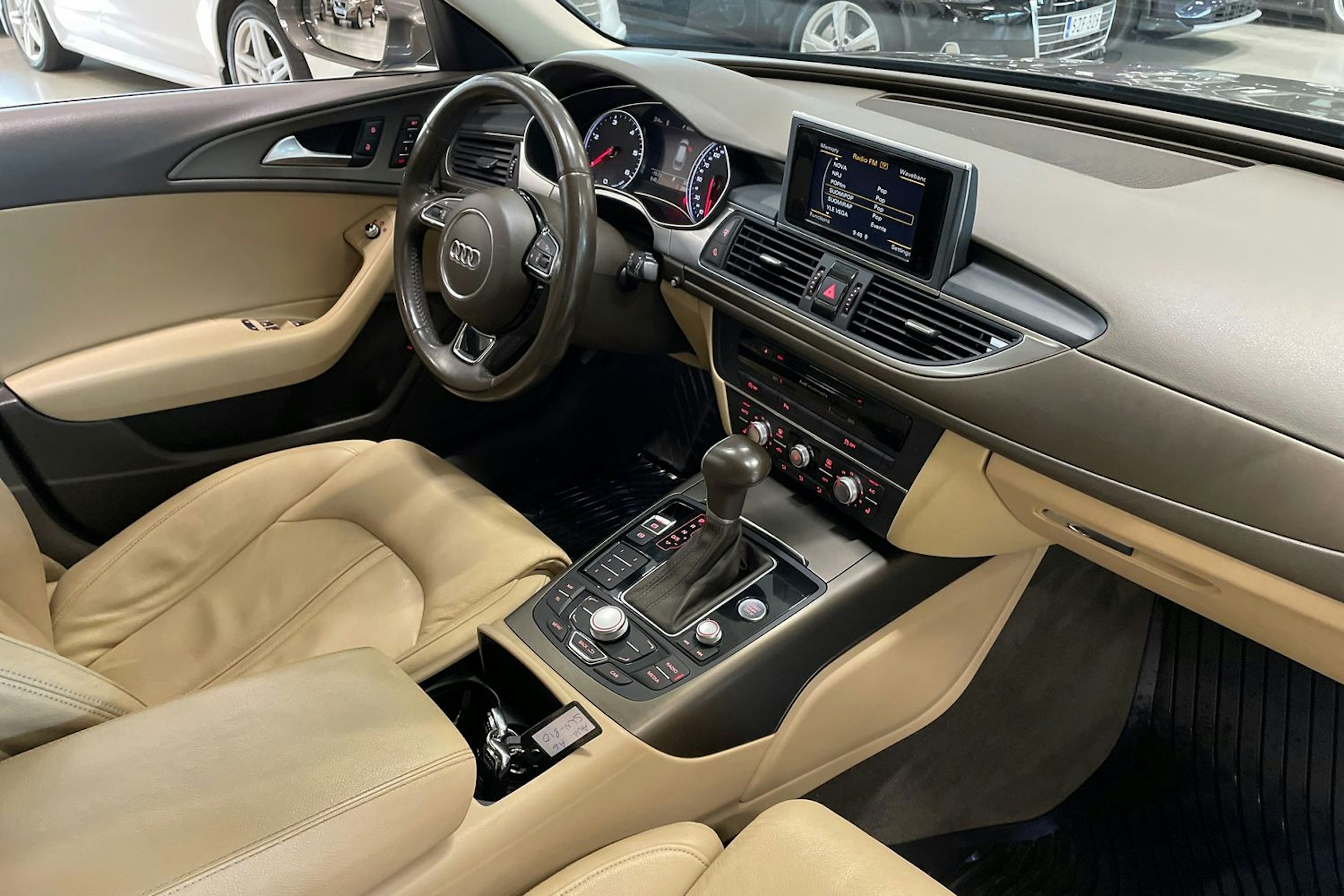 harmaa Audi A6 2014 kuva 15.