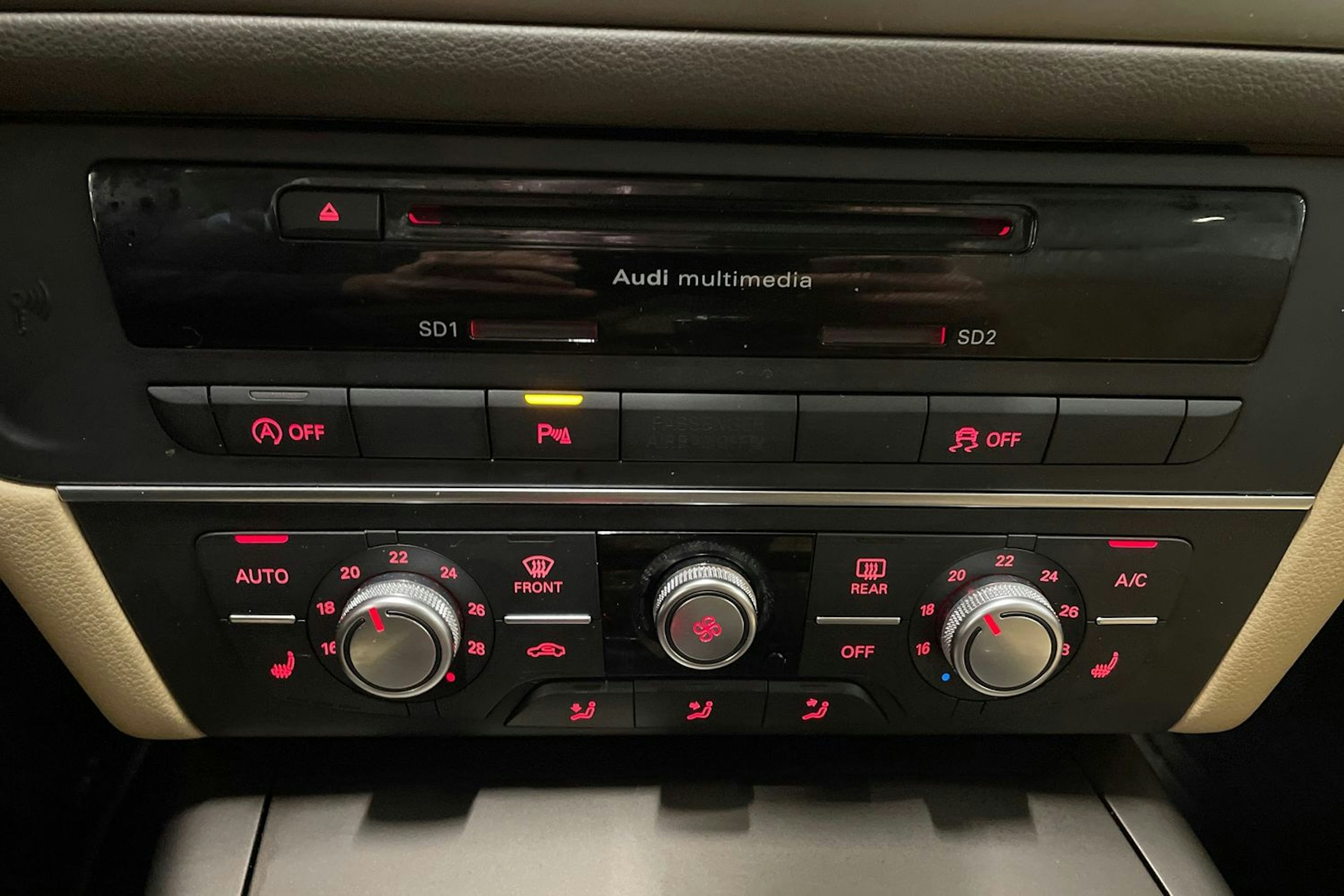 harmaa Audi A6 2014 kuva 27.