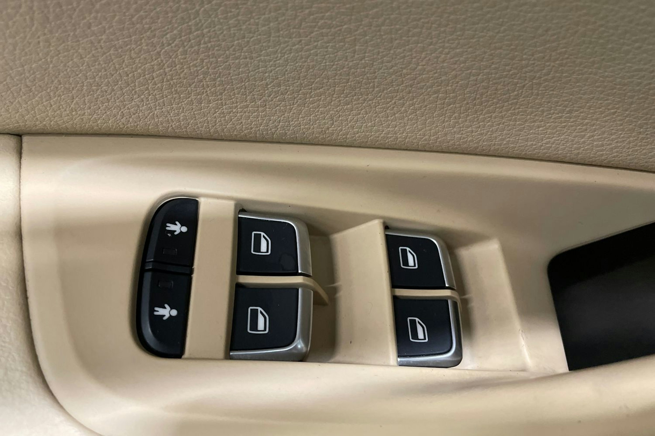 harmaa Audi A6 2014 kuva 30.