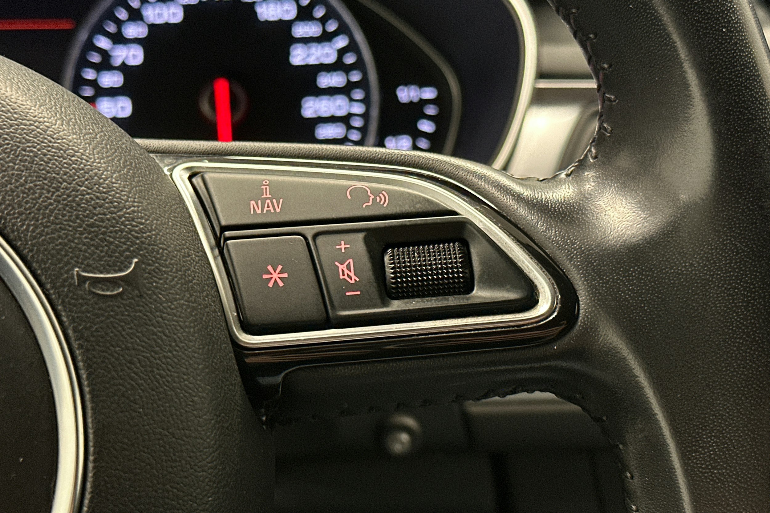 musta Audi A6 2014 kuva 11.