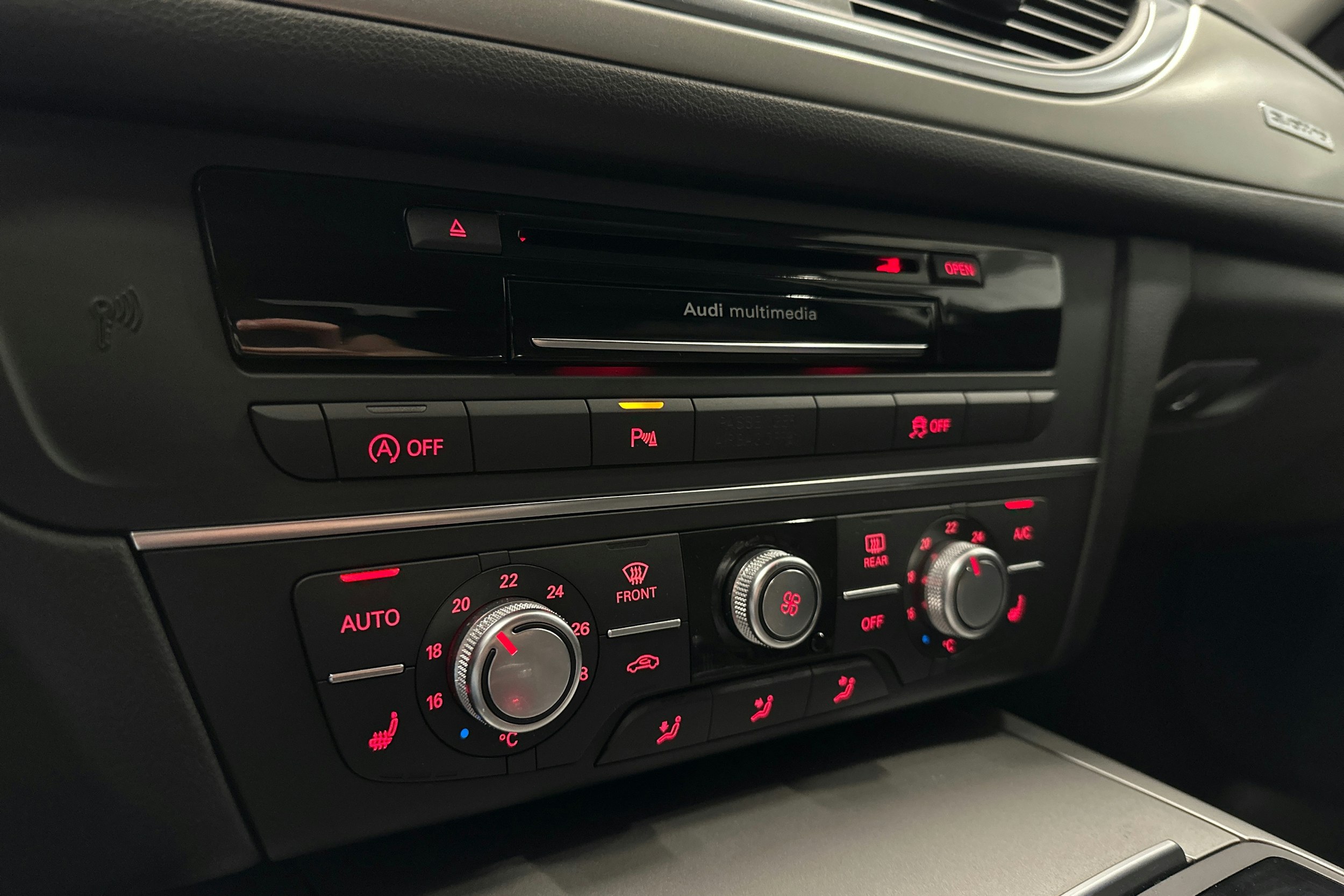 musta Audi A6 2014 kuva 19.