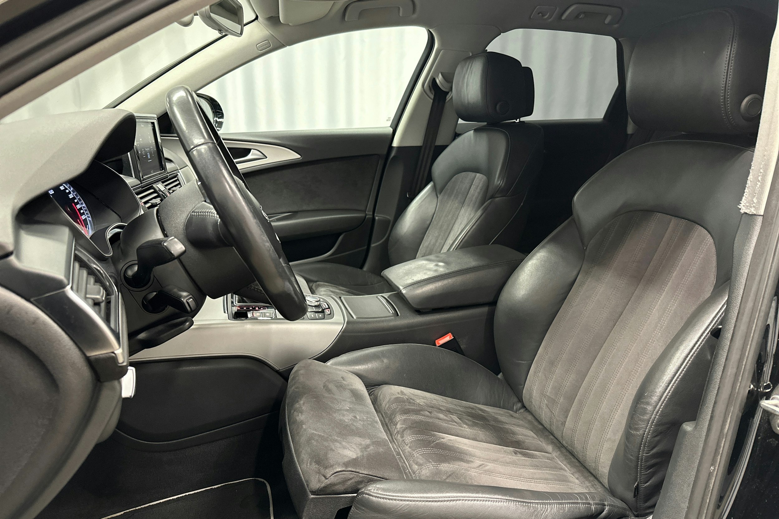 musta Audi A6 2014 kuva 21.