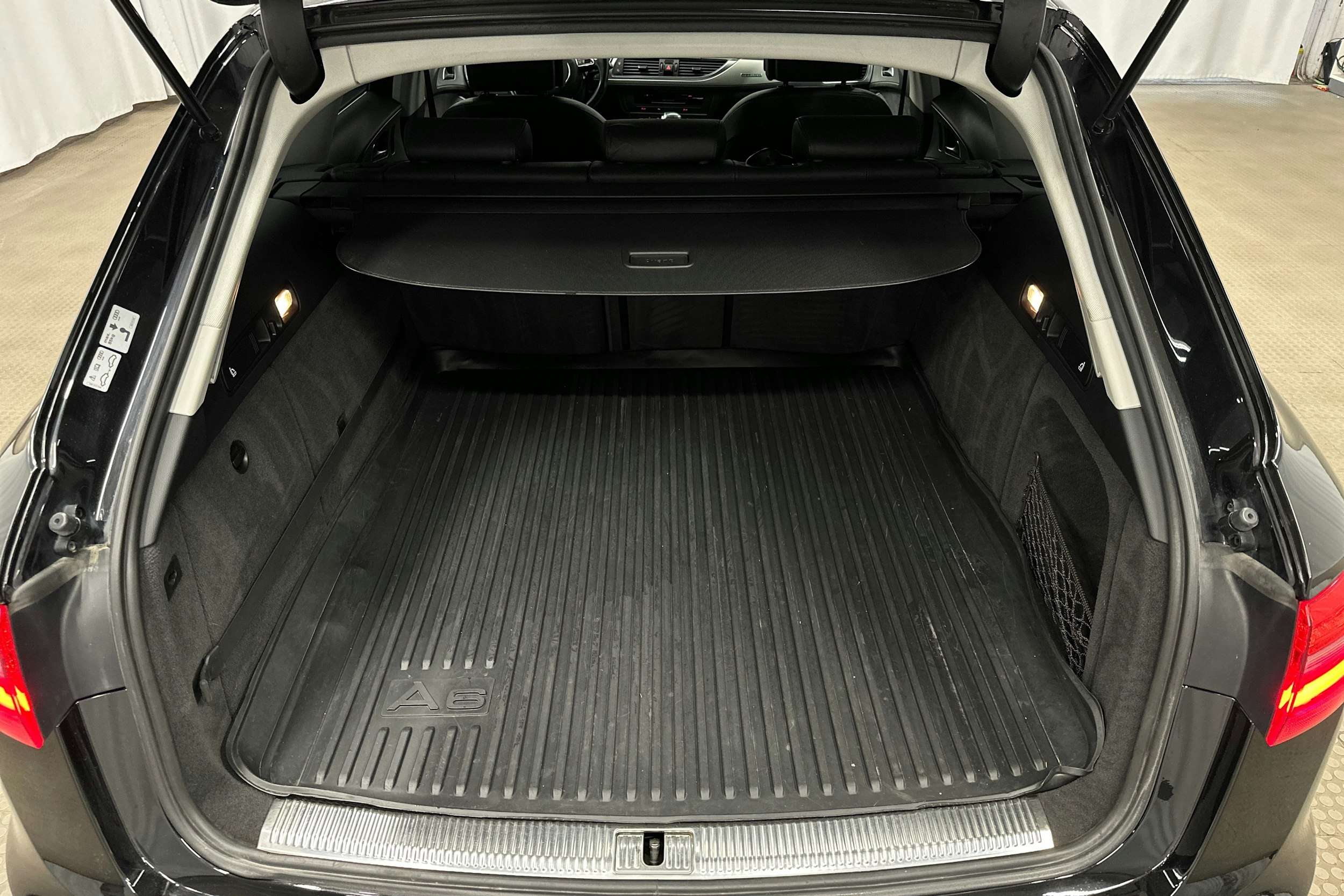 musta Audi A6 2014 kuva 23.