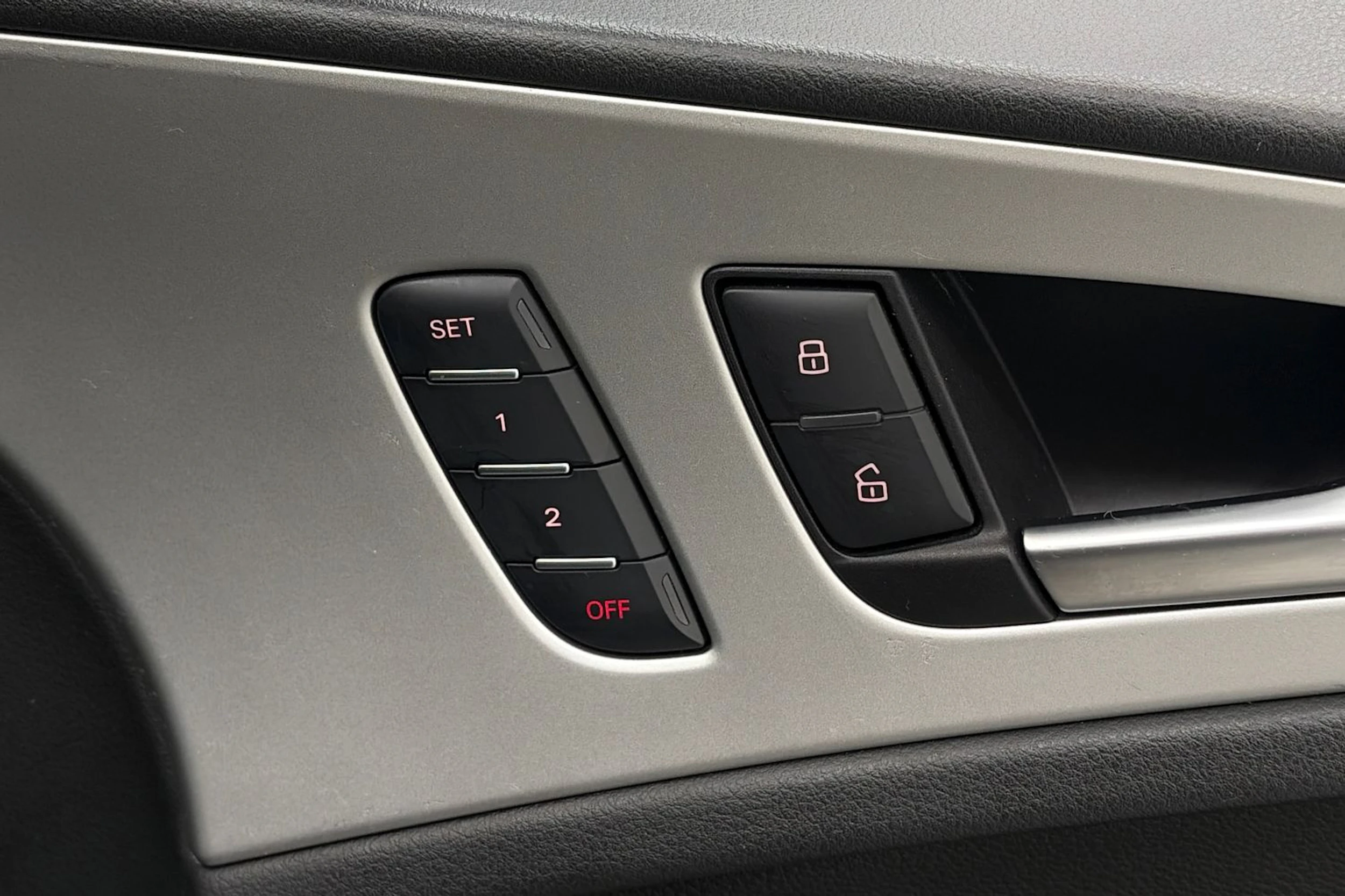 Sininen Audi A6 2014 kuva 16.