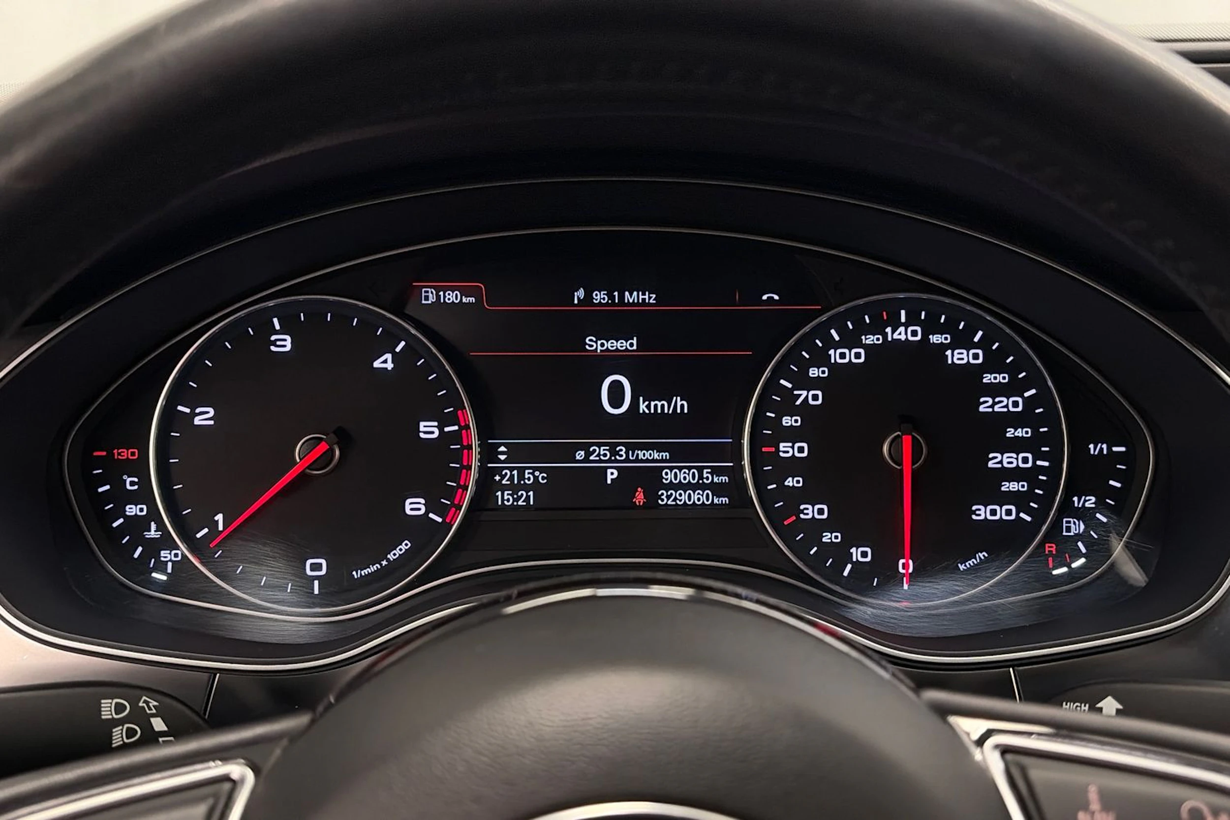 Sininen Audi A6 2014 kuva 17.