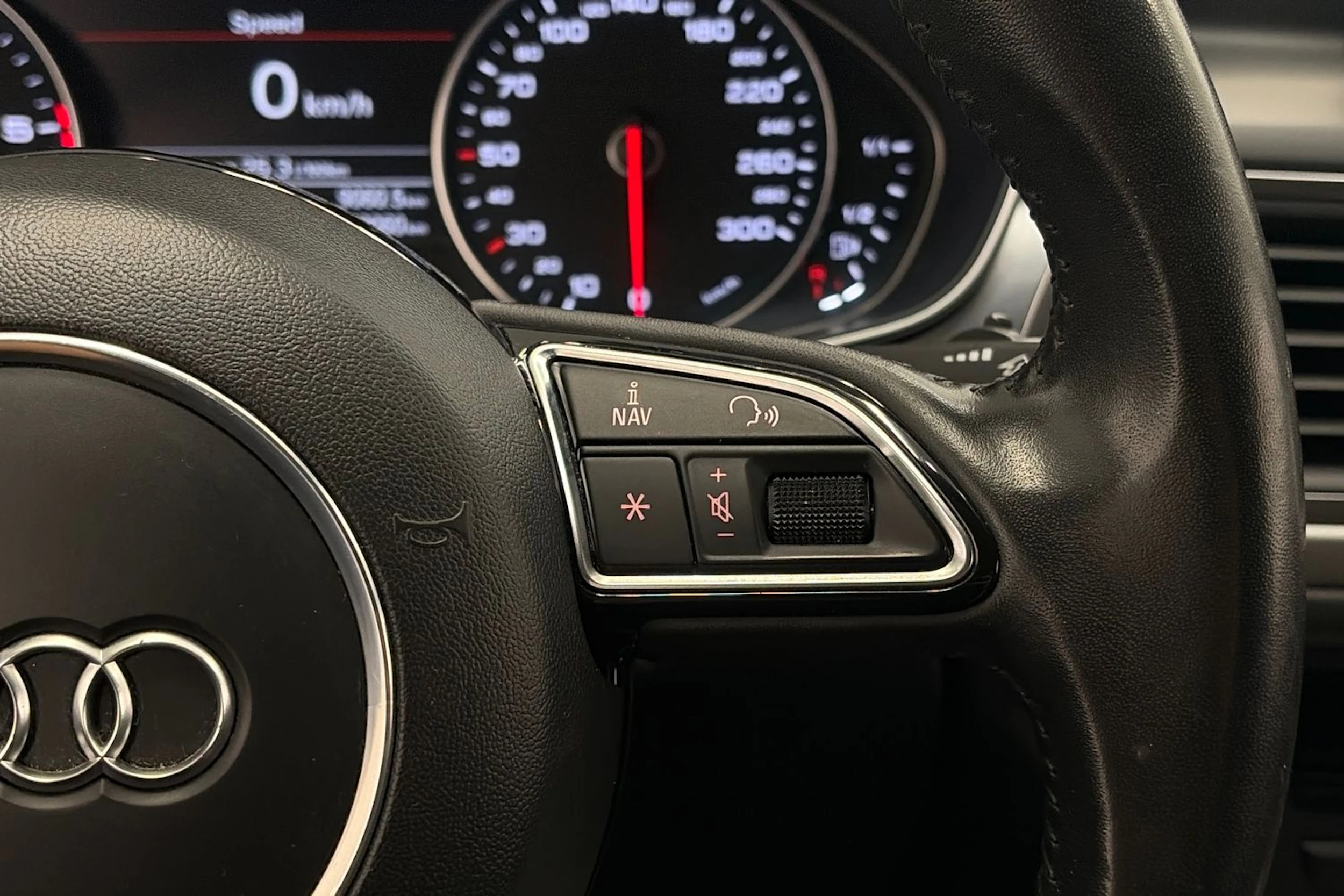Sininen Audi A6 2014 kuva 19.