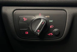 Sininen Audi A6 2014 kuva 21.